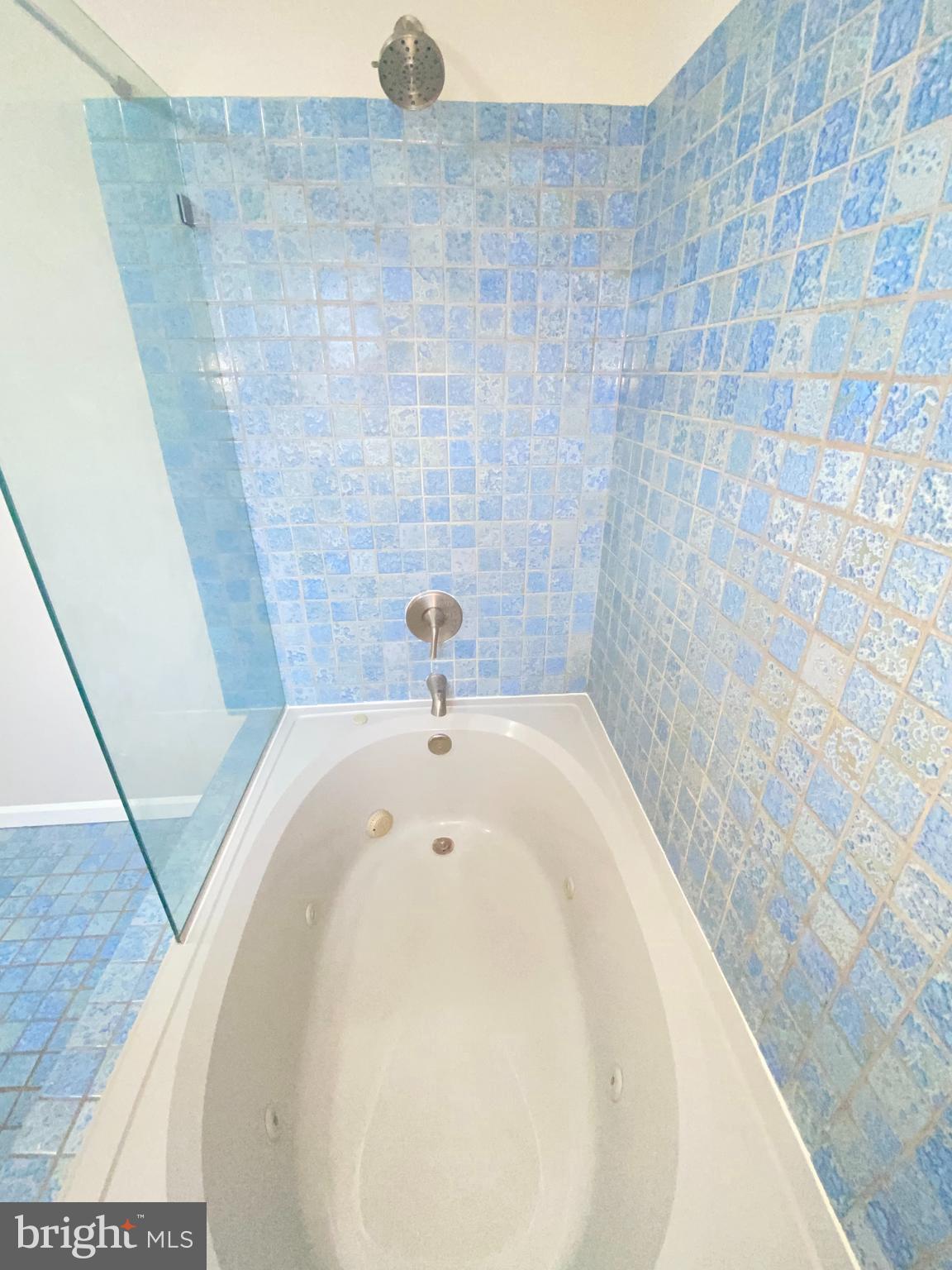 HIGHLANDTOWN - Residential