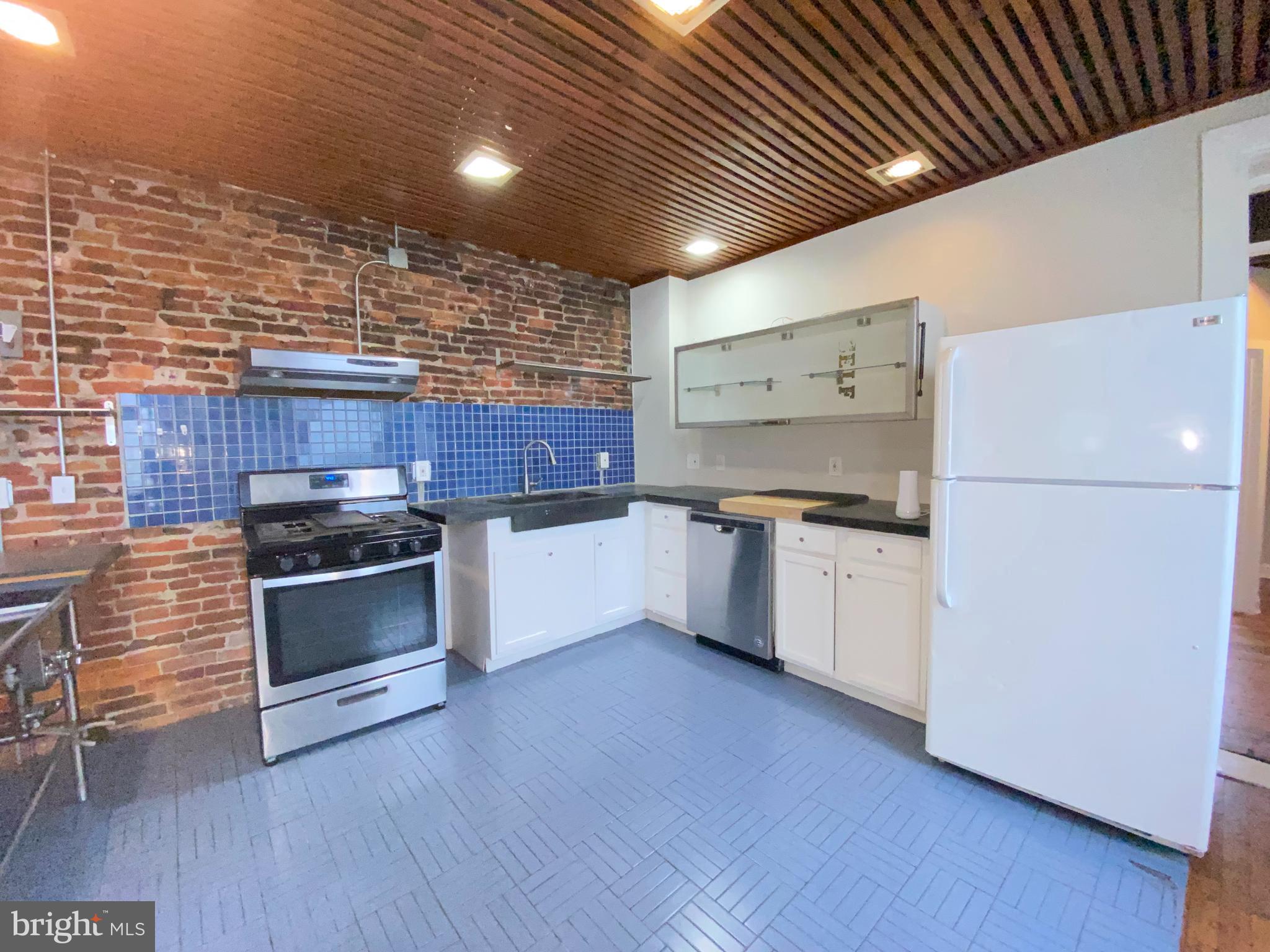 HIGHLANDTOWN - Residential