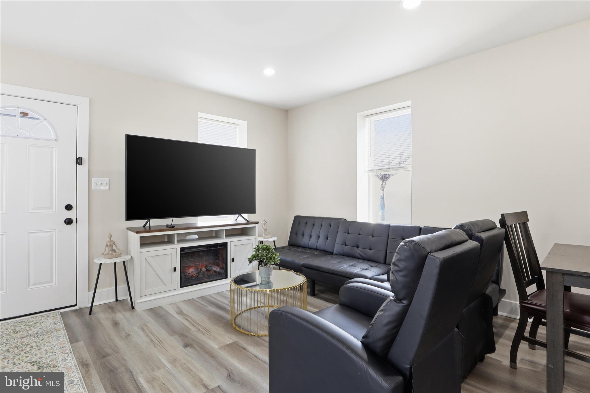 GRAY MANOR - Residential