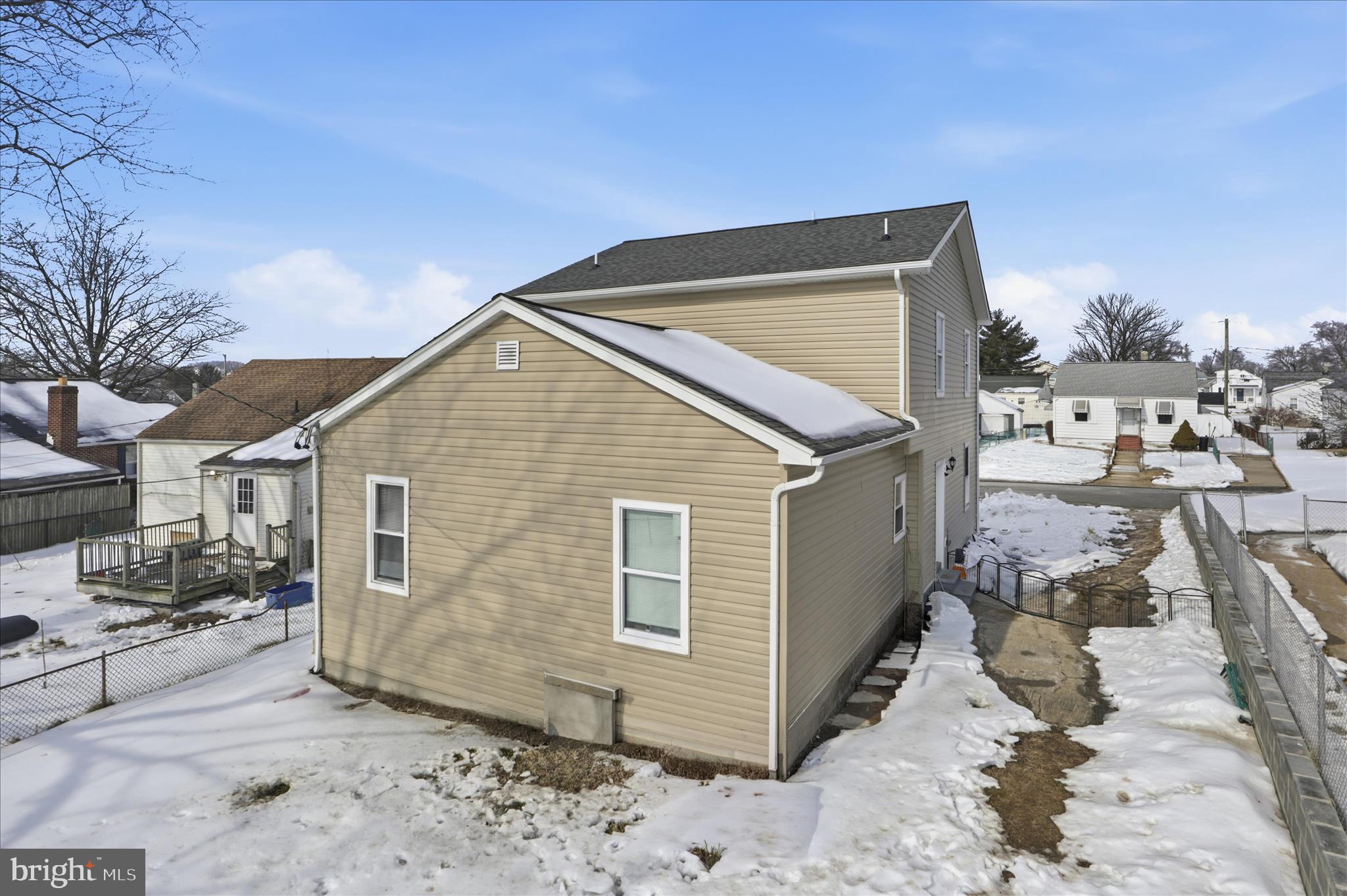 GRAY MANOR - Residential