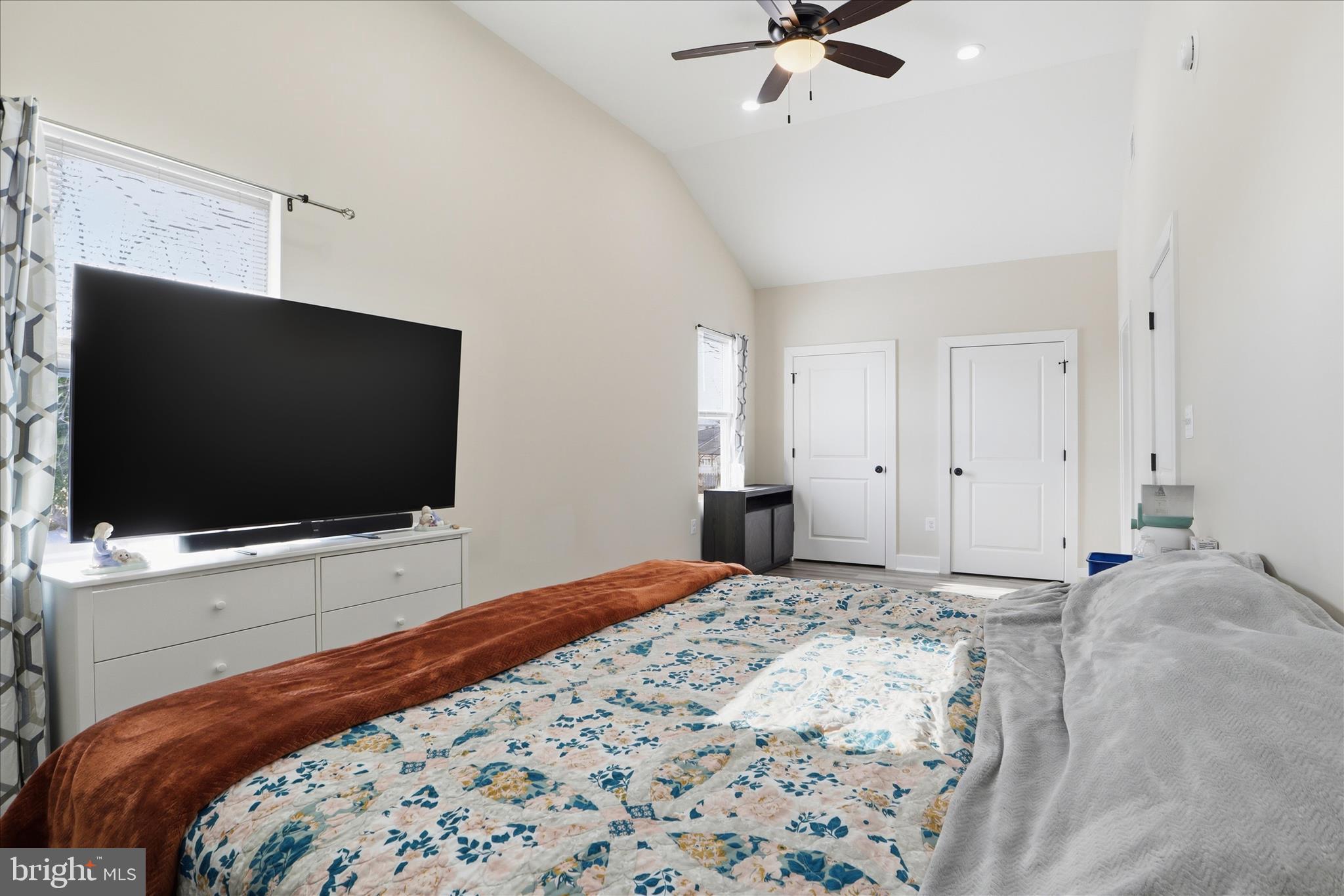 GRAY MANOR - Residential