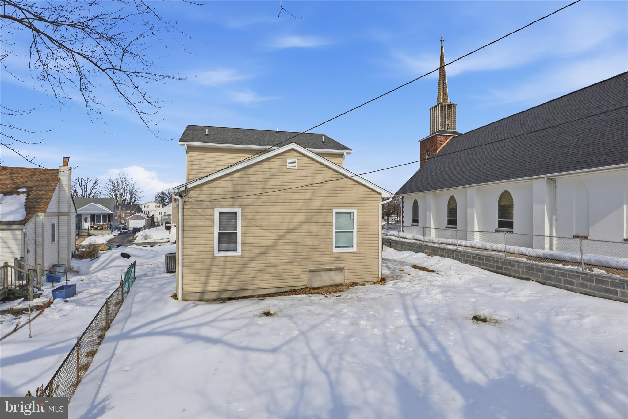 GRAY MANOR - Residential