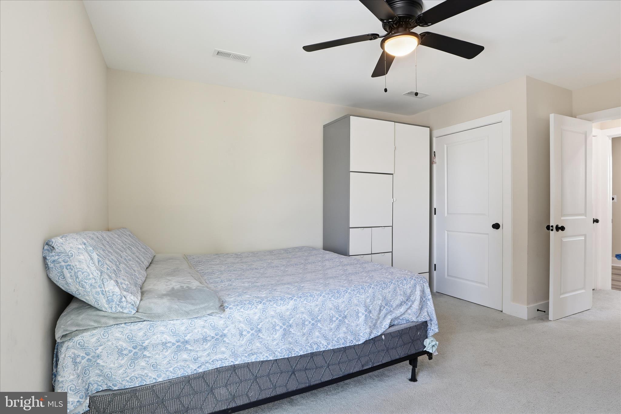 GRAY MANOR - Residential