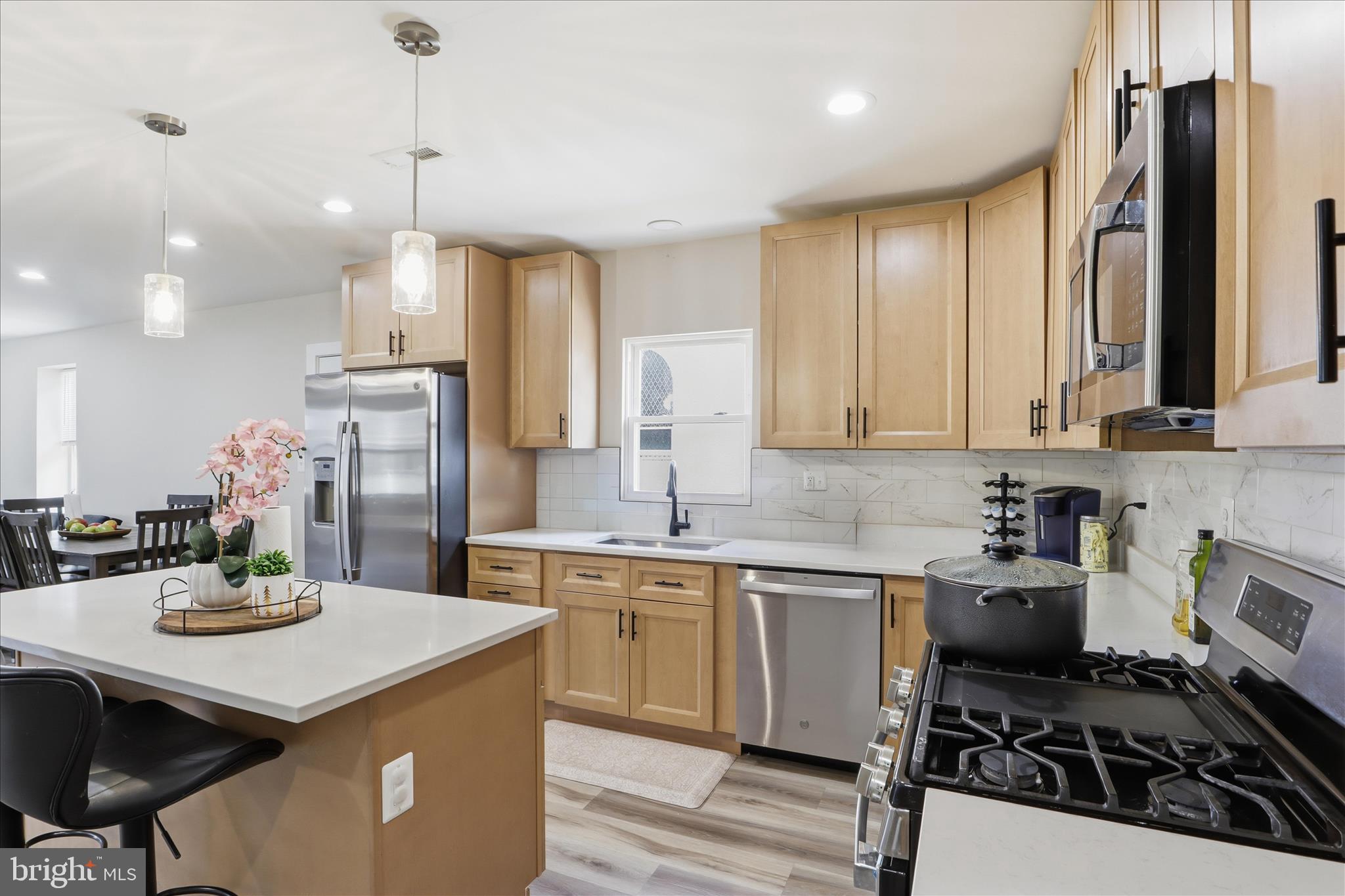 GRAY MANOR - Residential