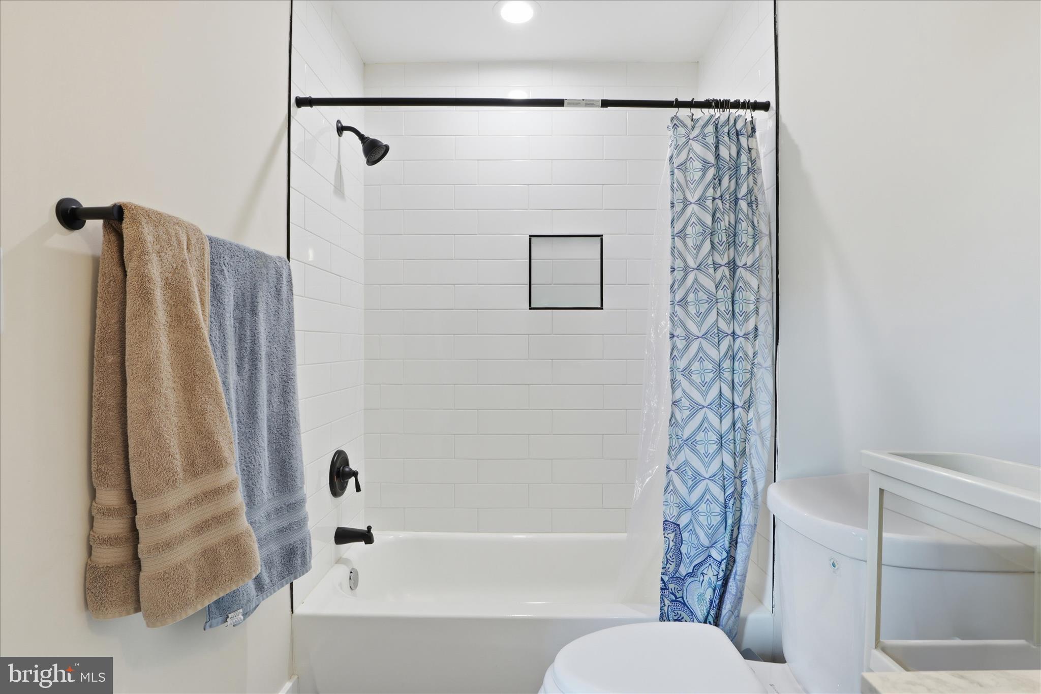 GRAY MANOR - Residential