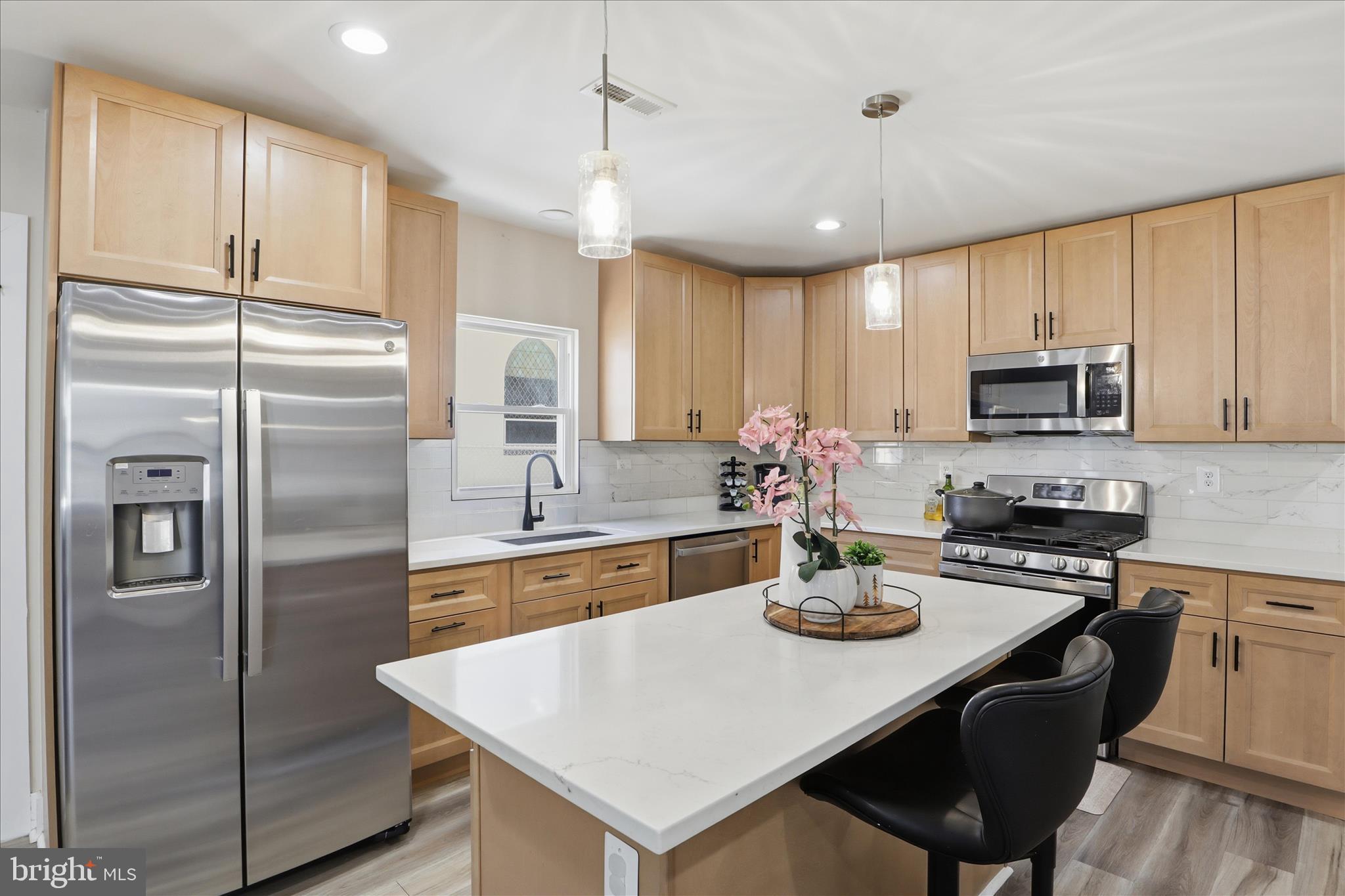 GRAY MANOR - Residential