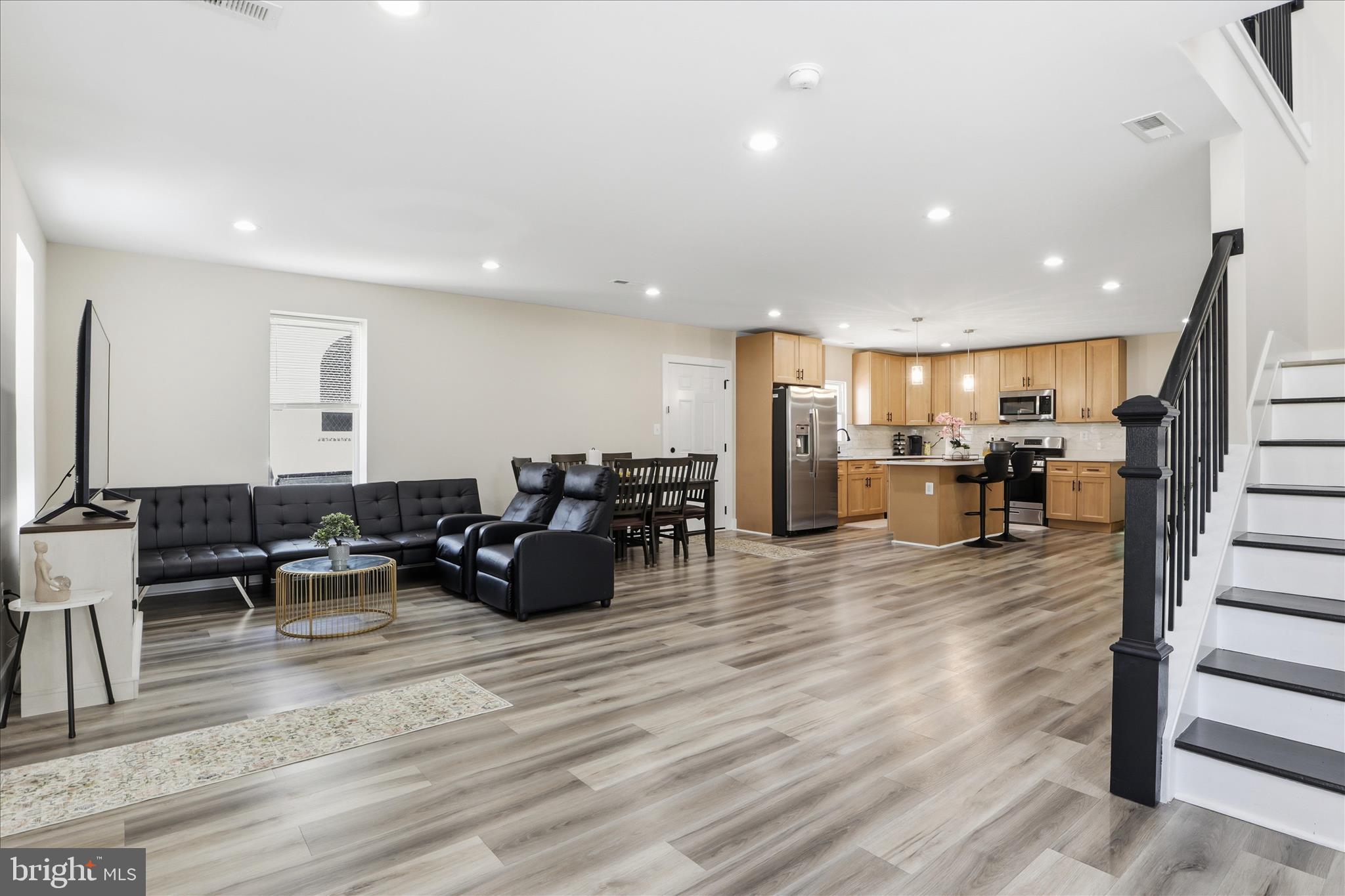 GRAY MANOR - Residential