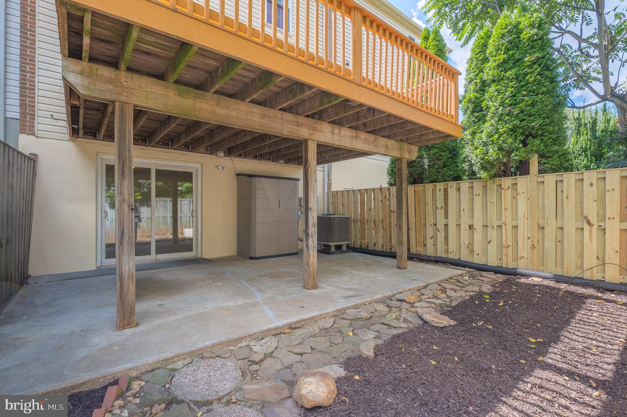 ROCKSHIRE TOWNHOMES - Residential