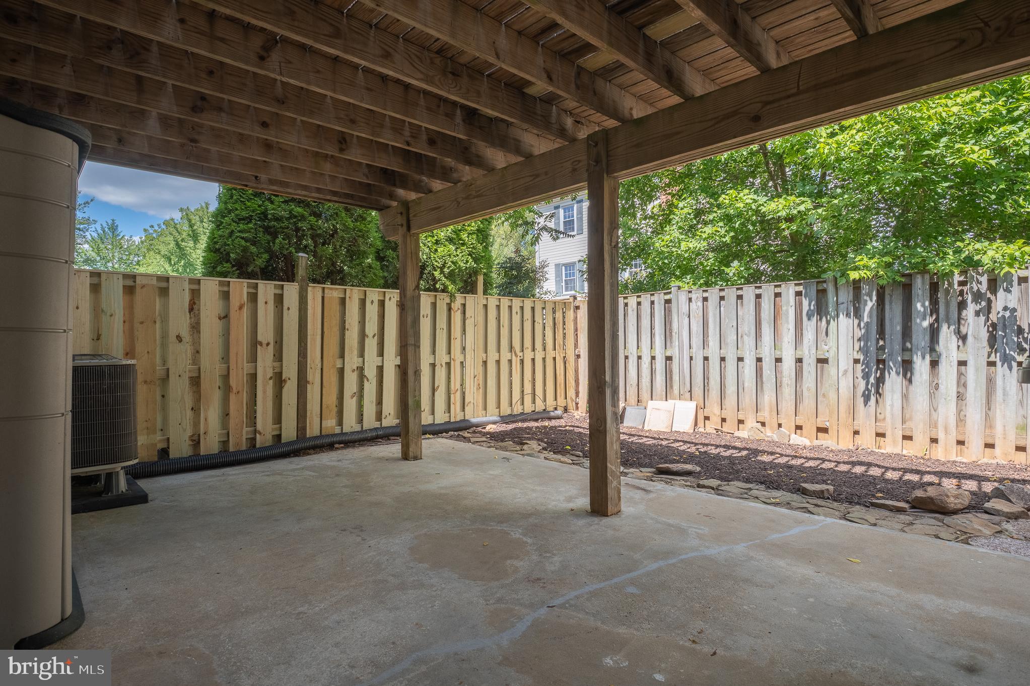 ROCKSHIRE TOWNHOMES - Residential