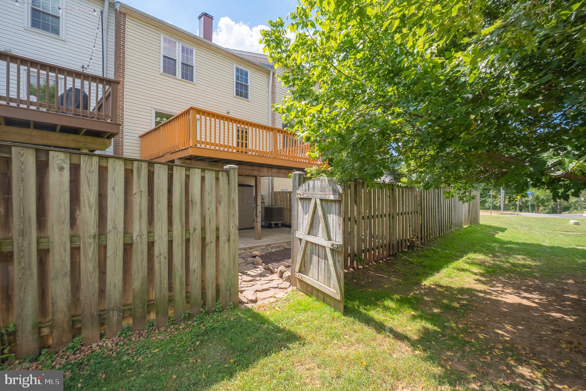 ROCKSHIRE TOWNHOMES - Residential