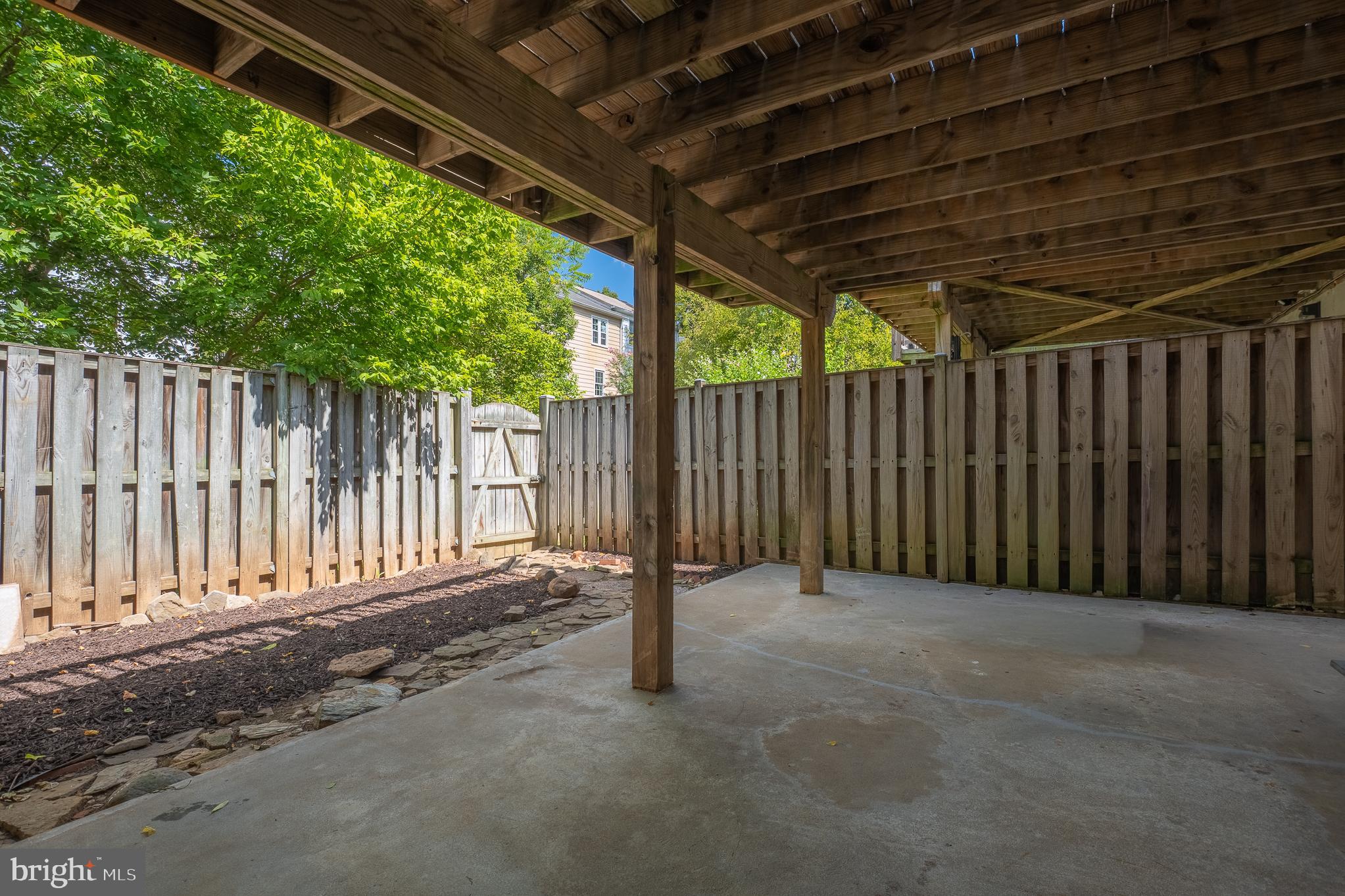 ROCKSHIRE TOWNHOMES - Residential