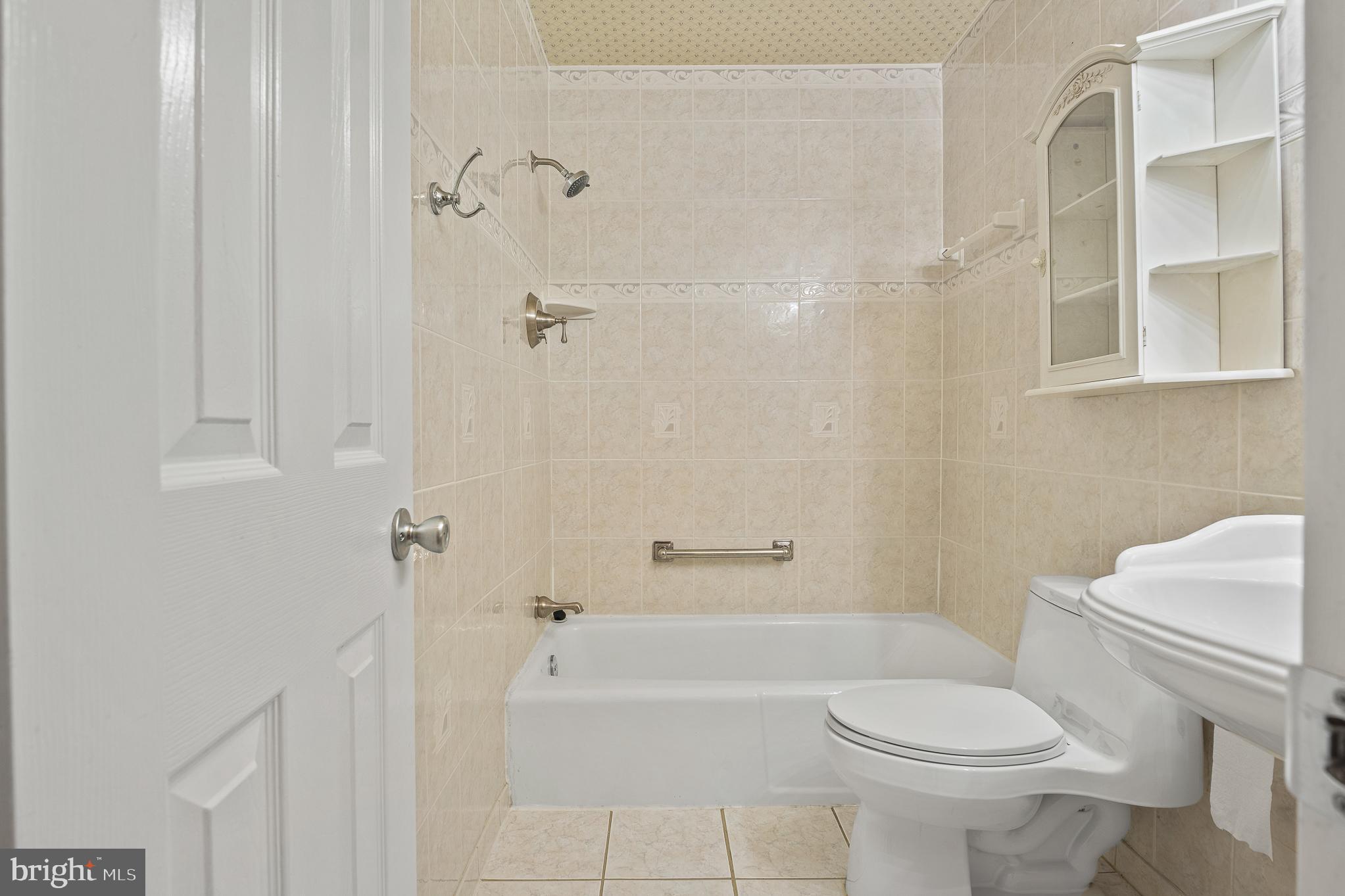 ROCKSHIRE TOWNHOMES - Residential