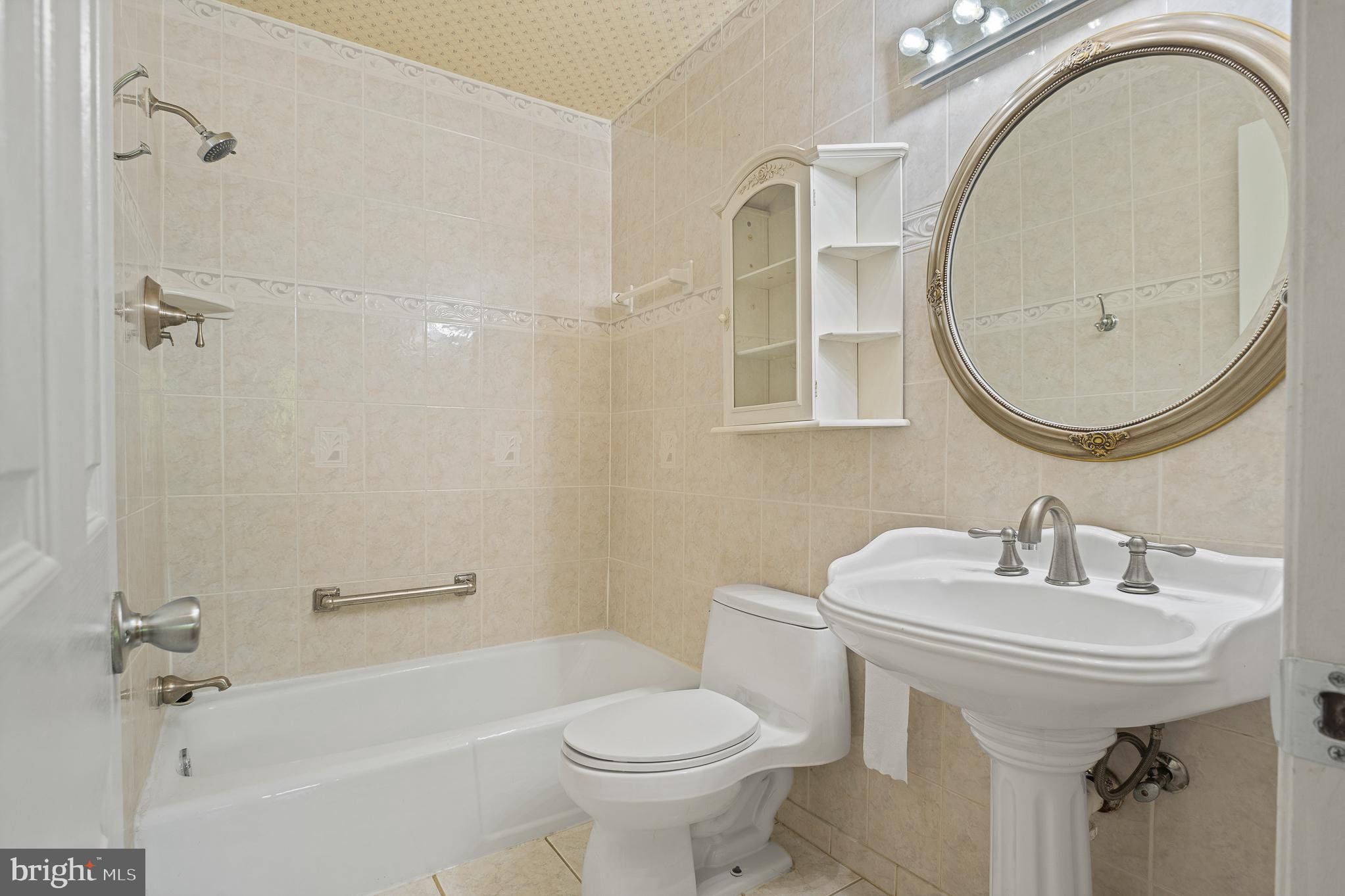 ROCKSHIRE TOWNHOMES - Residential