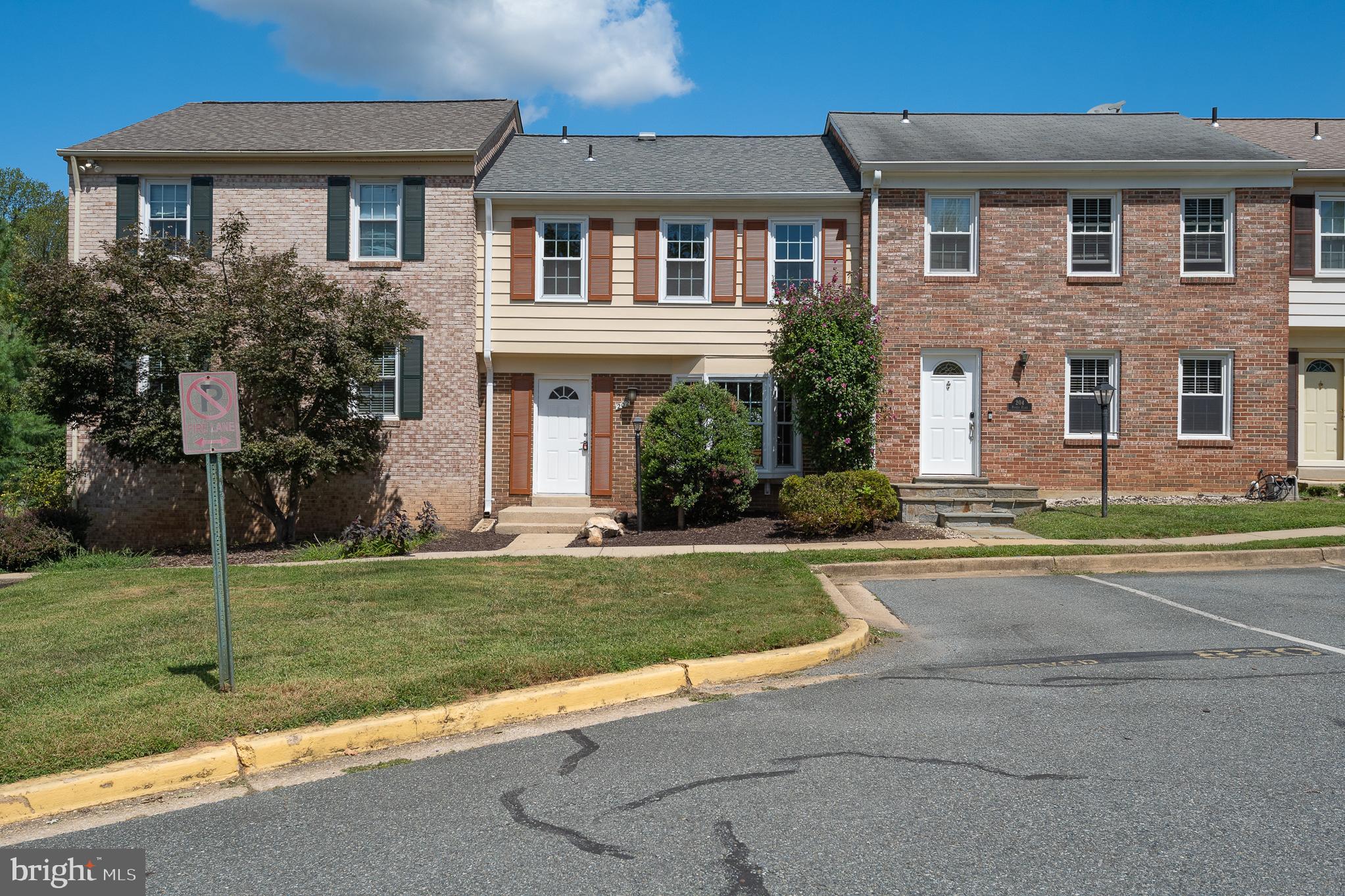 ROCKSHIRE TOWNHOMES - Residential