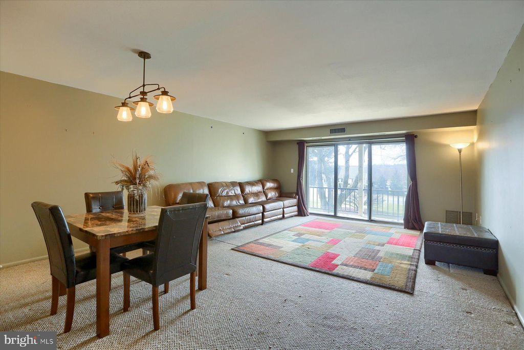 Photo of 114 Valleybrook Drive #114, Lancaster, PA 17601 (MLS # PALA2047106)