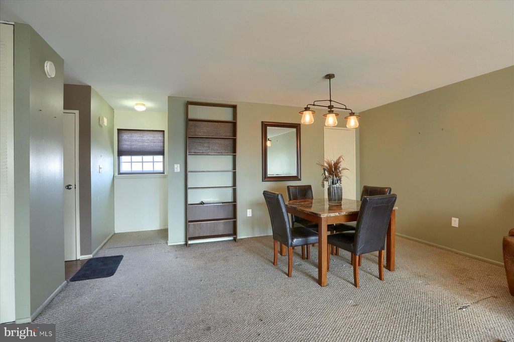 Photo of 114 Valleybrook Drive #114, Lancaster, PA 17601 (MLS # PALA2047106)