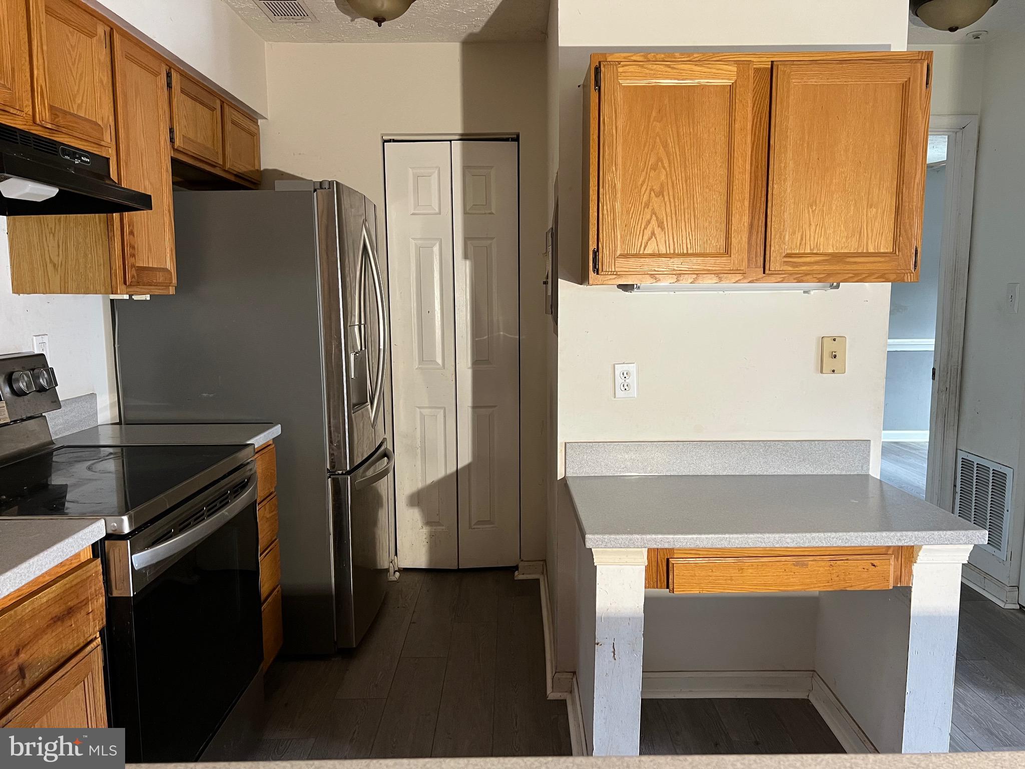 WATERS EDGE AT NORTH LAKE - Residential