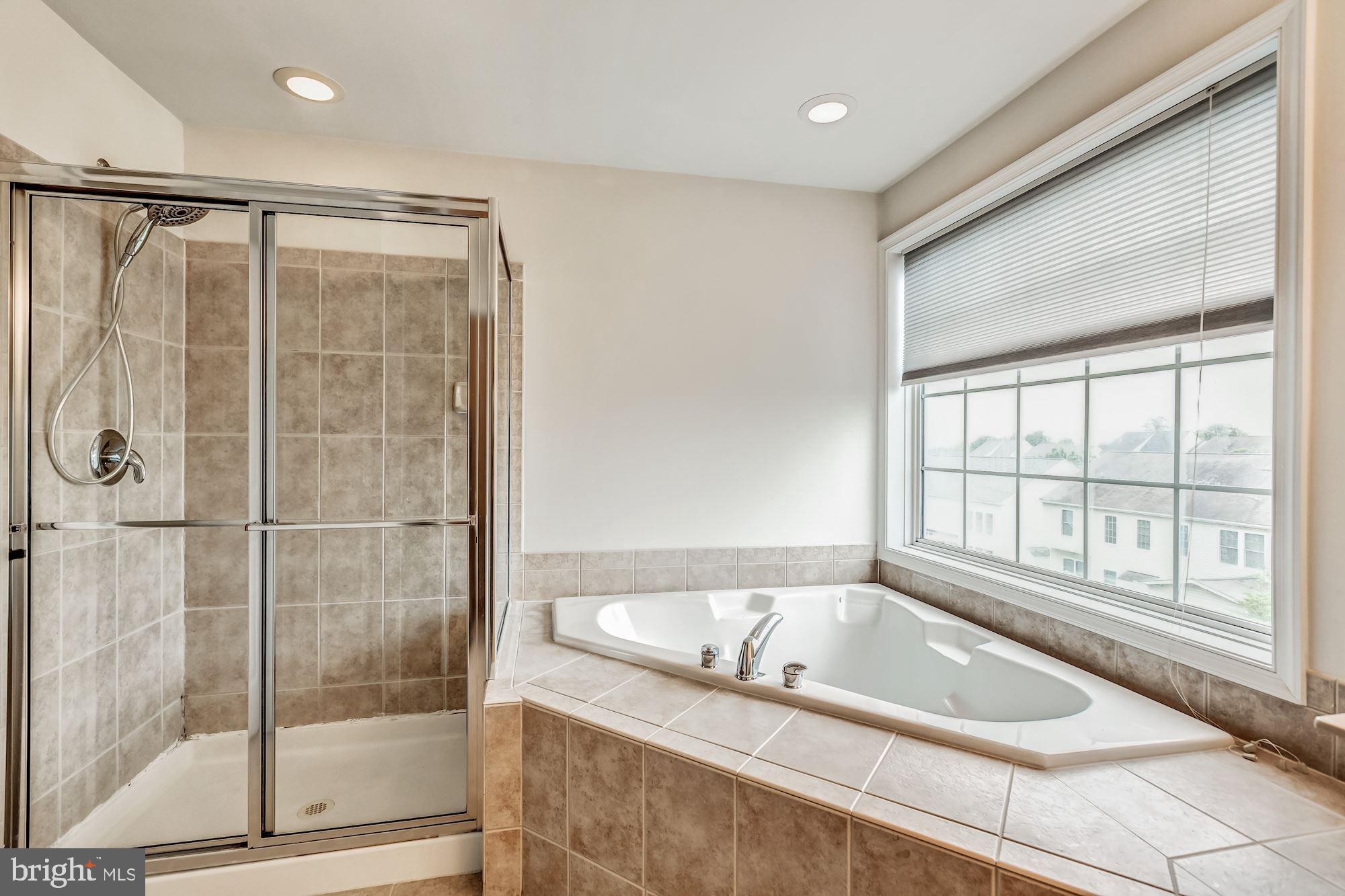 LAUREL HILL - Residential Lease