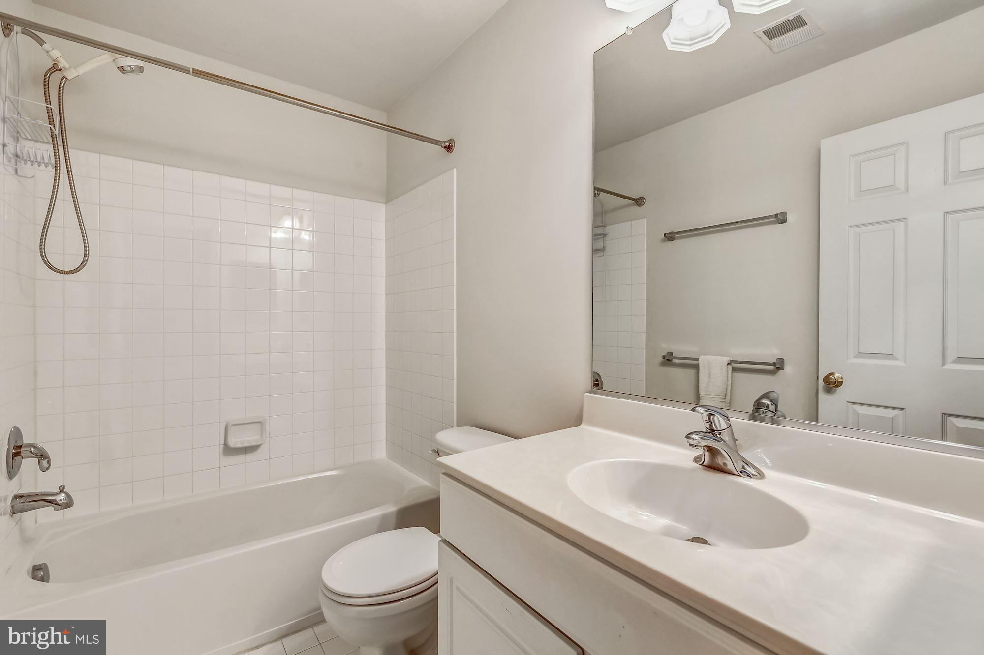 LAUREL HILL - Residential Lease