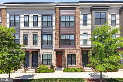 Photo of 7348 Blade Drive, FALLS CHURCH, VA 22042 (MLS # VAFX2284470)