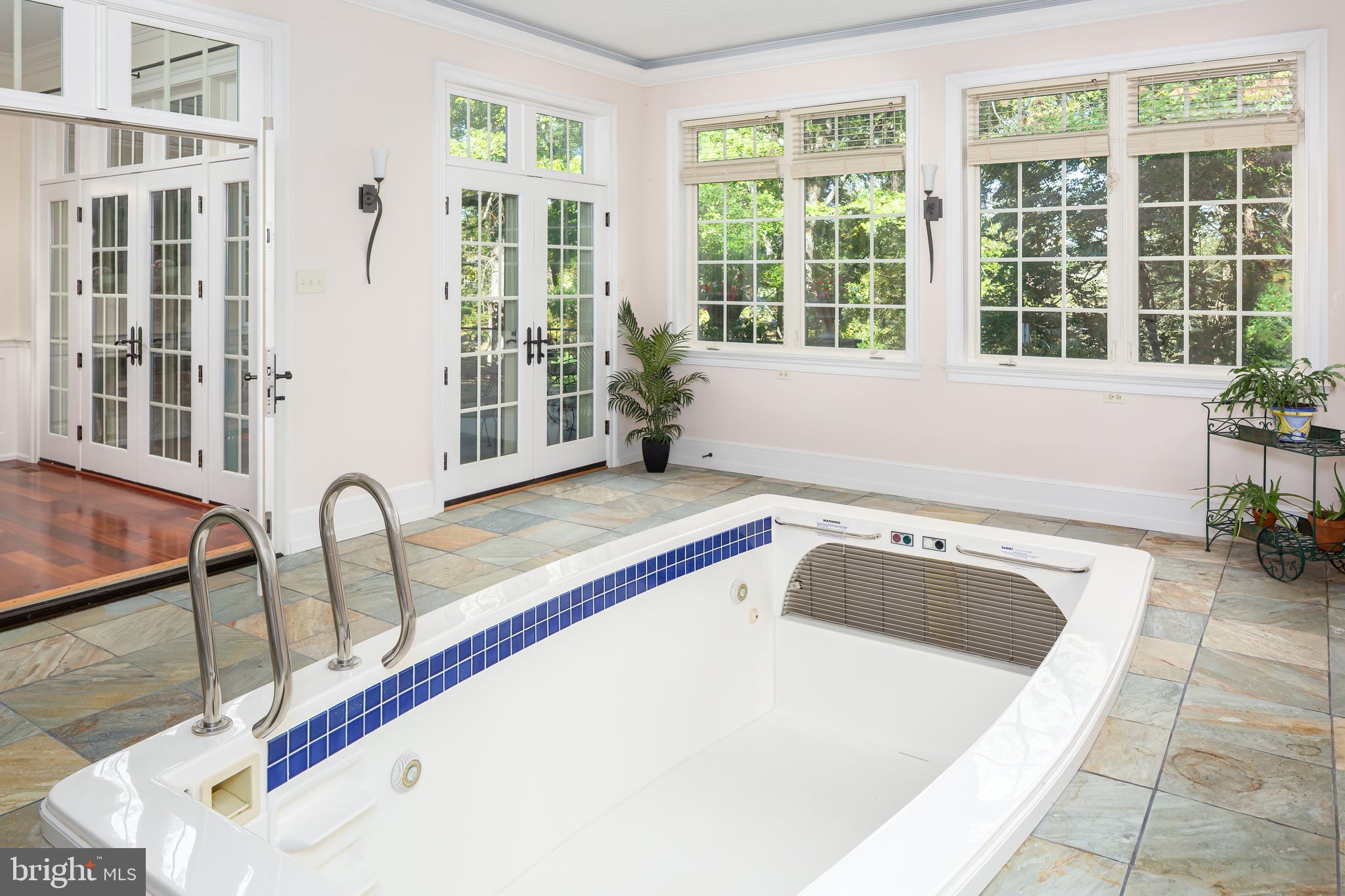 RADNOR HUNT - Residential