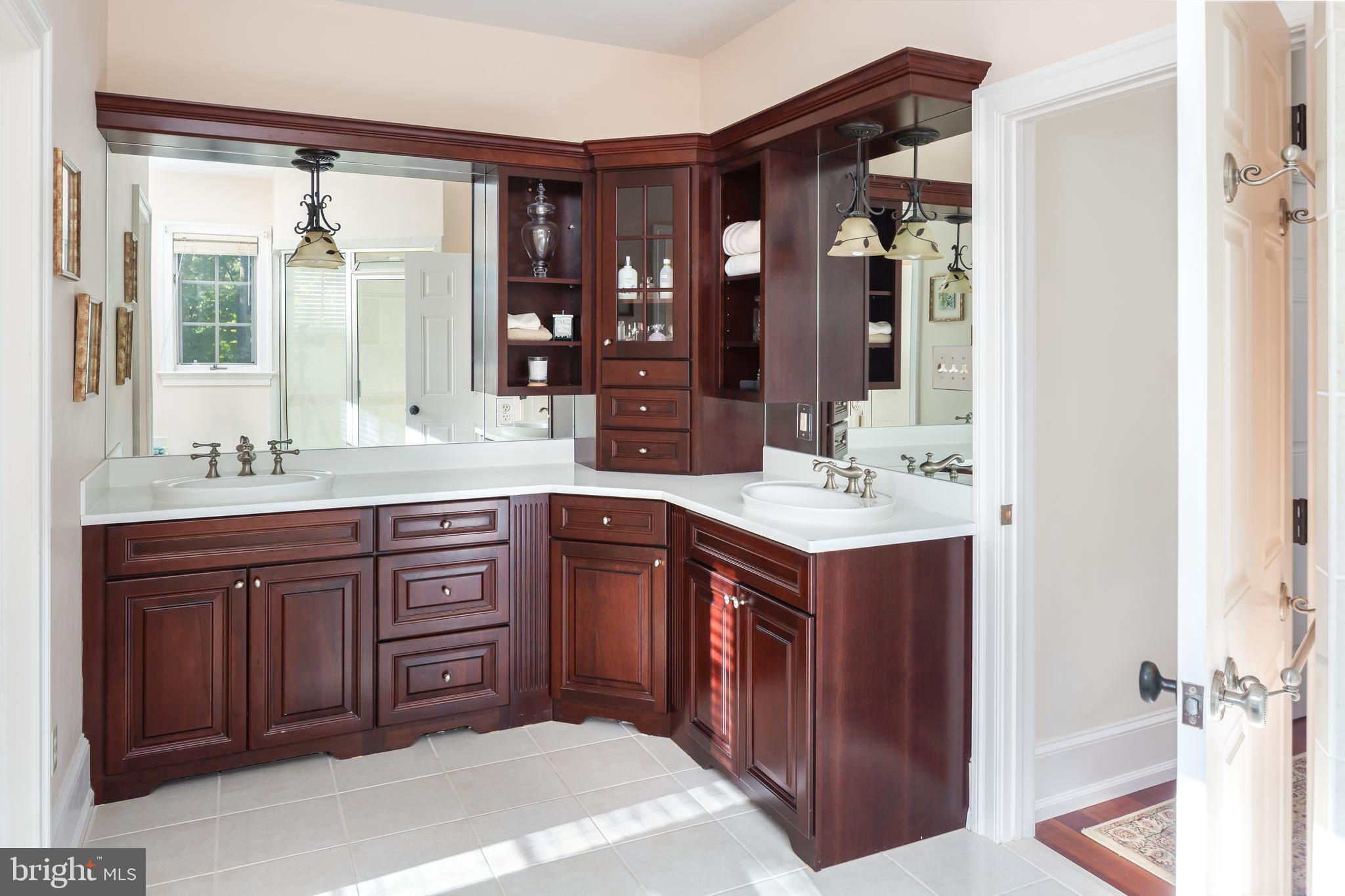 RADNOR HUNT - Residential