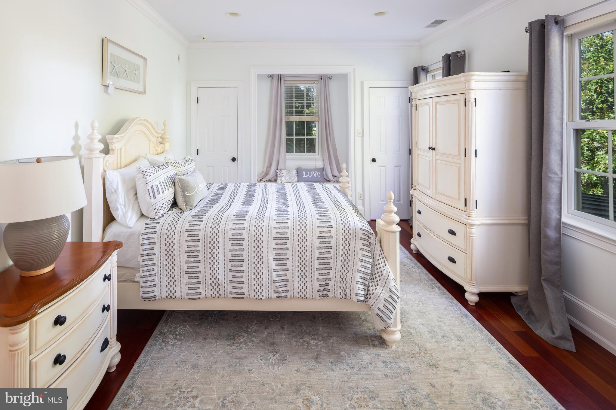 RADNOR HUNT - Residential