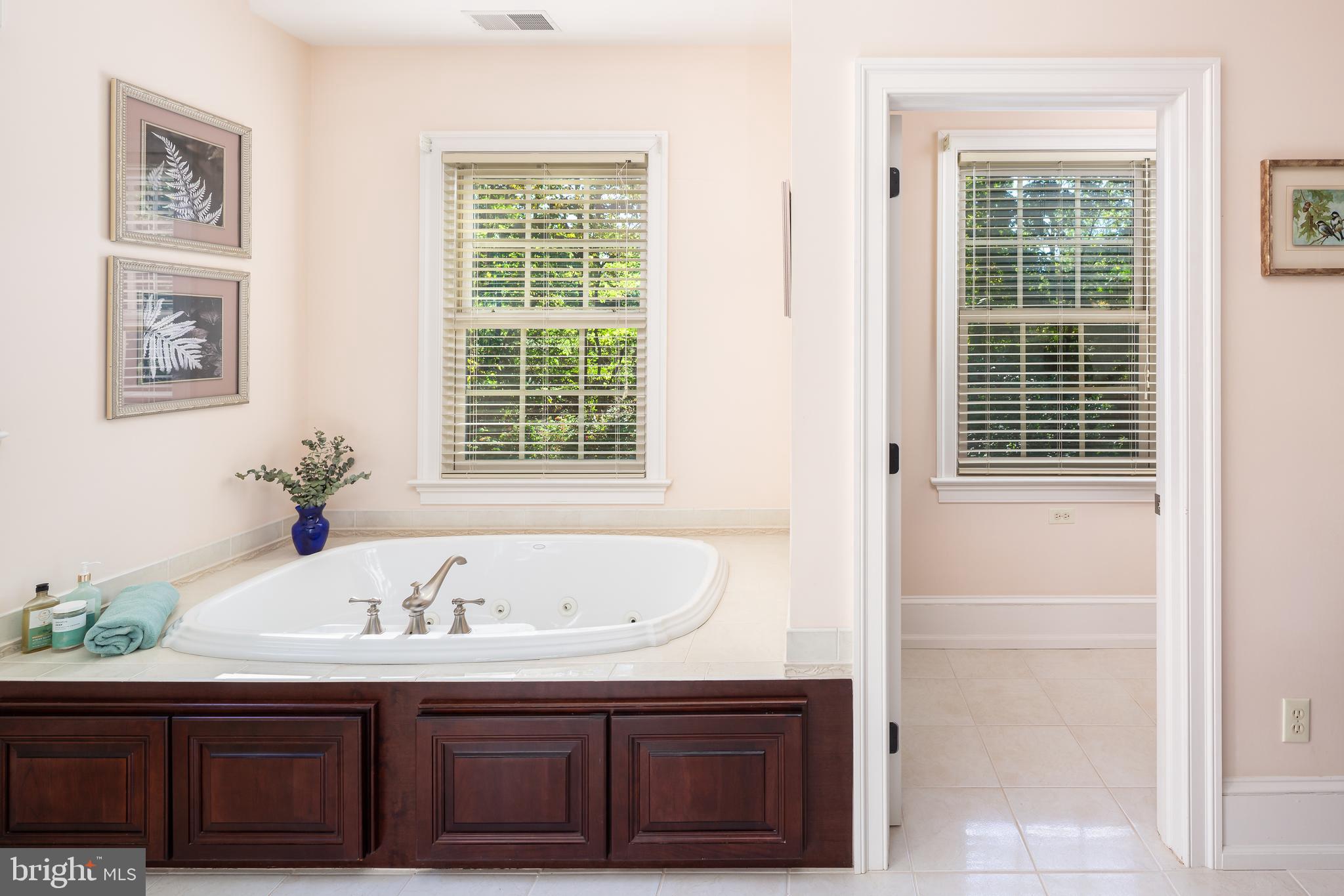 RADNOR HUNT - Residential