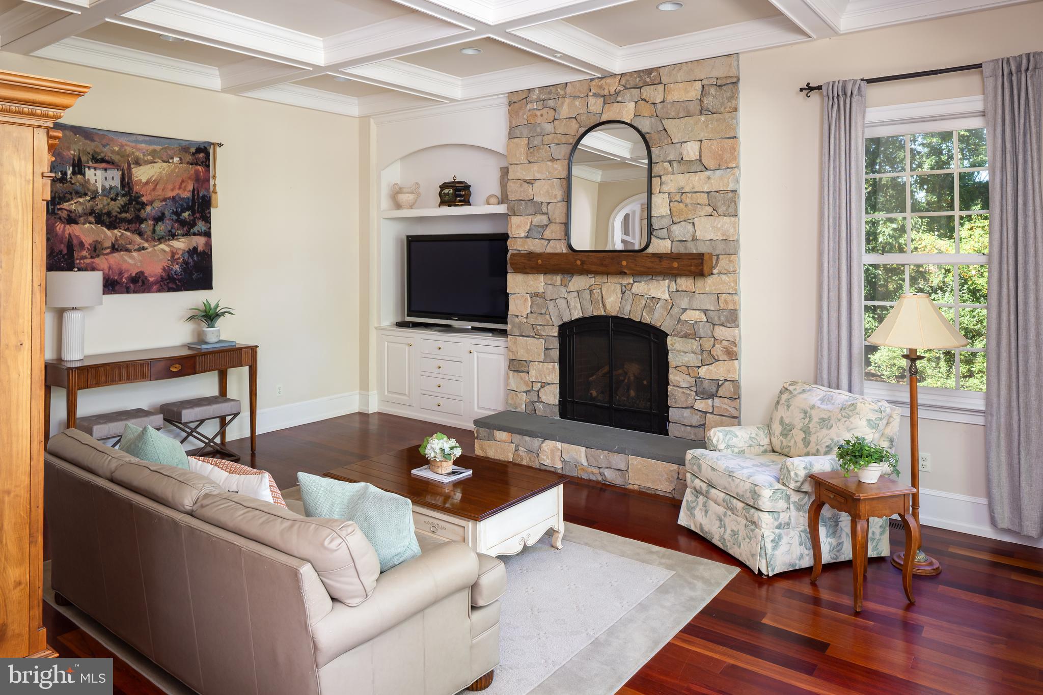 RADNOR HUNT - Residential