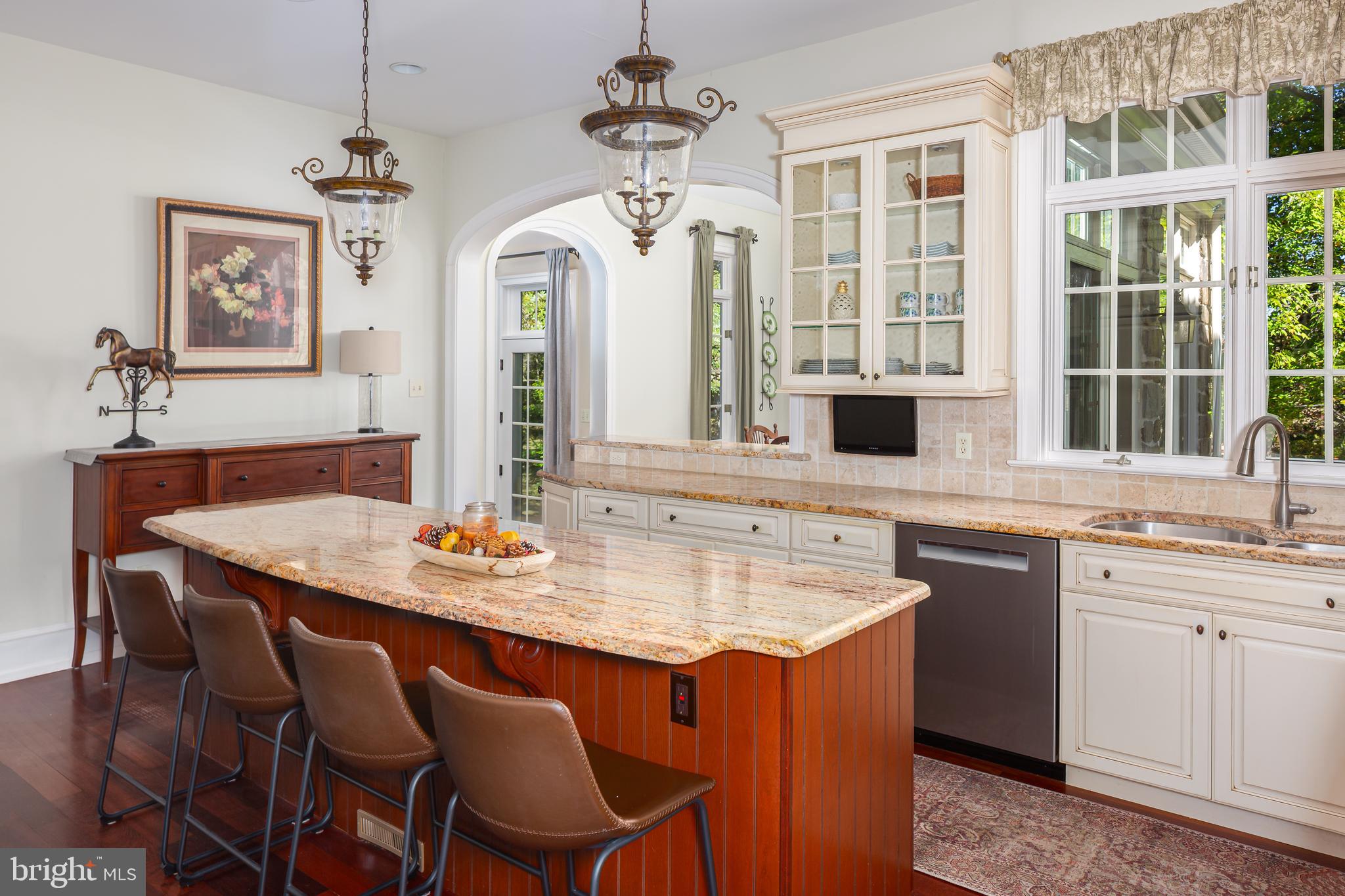 RADNOR HUNT - Residential