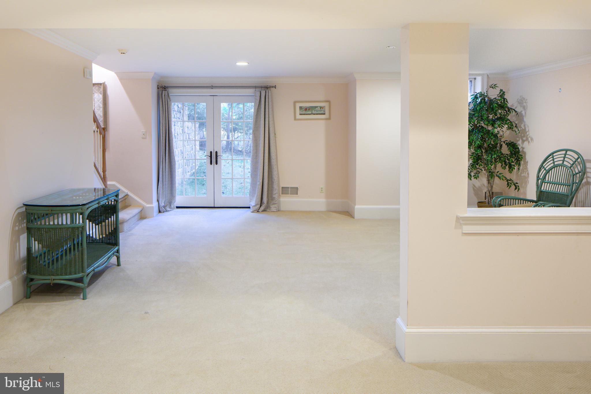 RADNOR HUNT - Residential