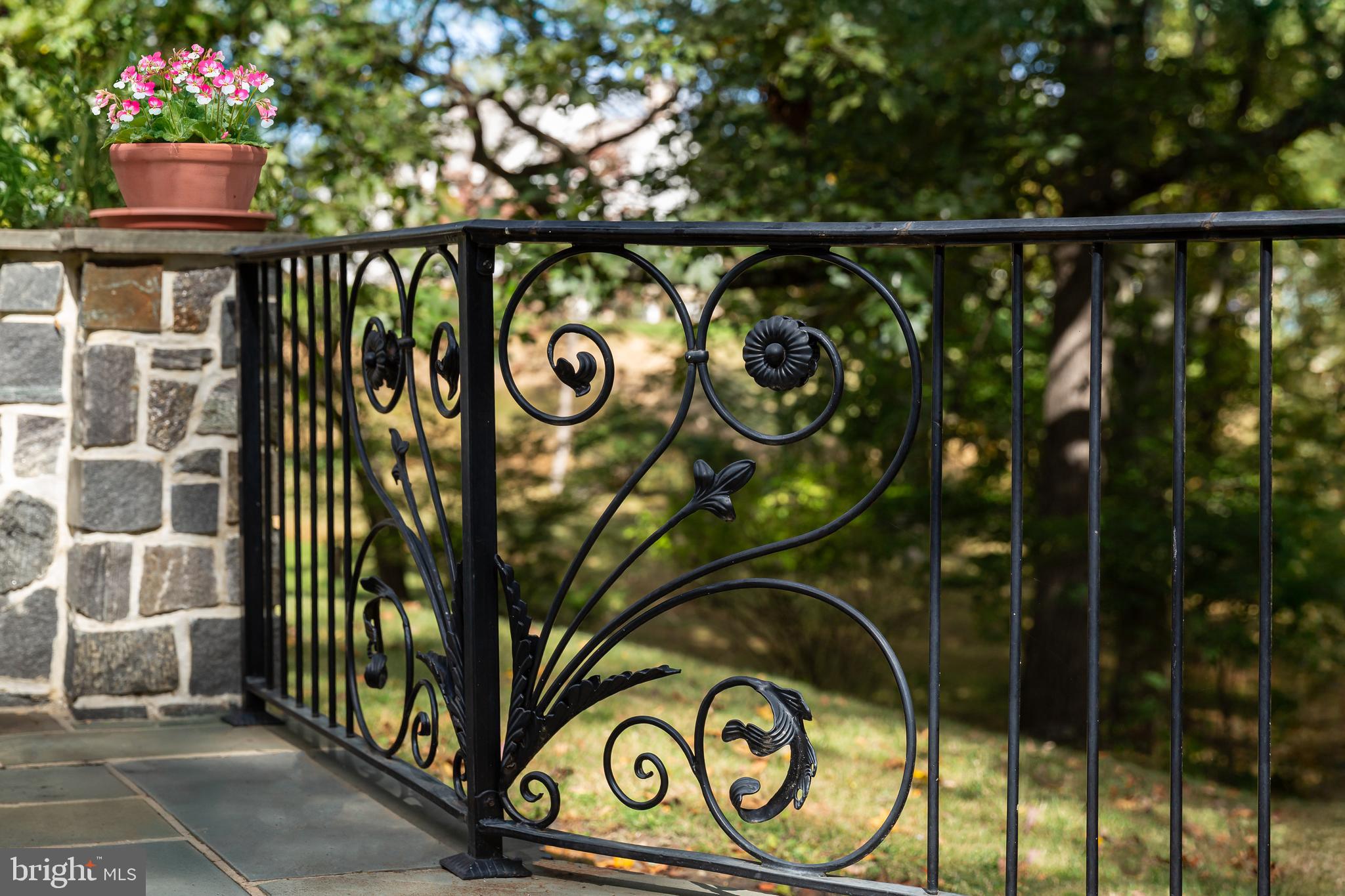 RADNOR HUNT - Residential