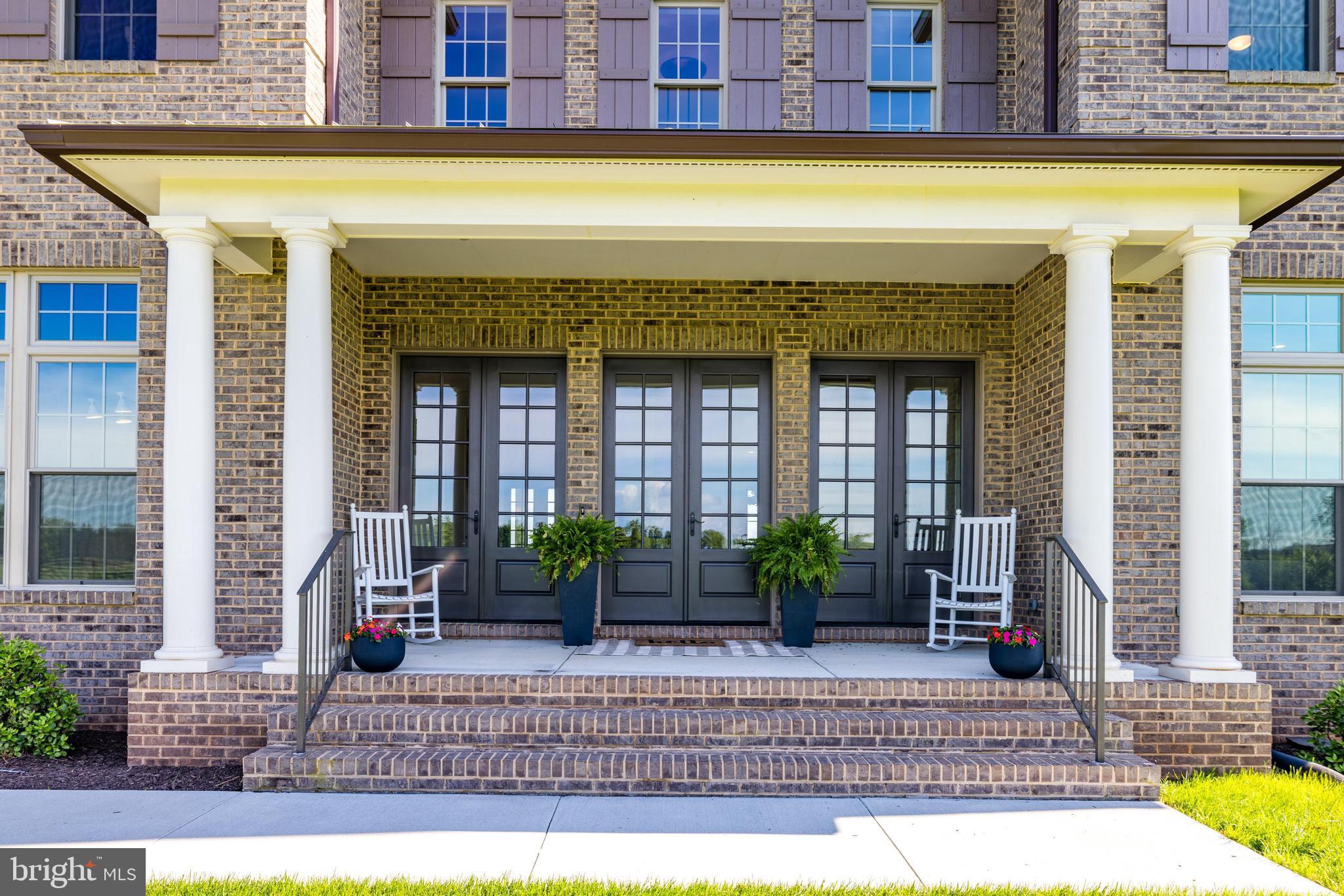 LEE'S CROSSING - Residential