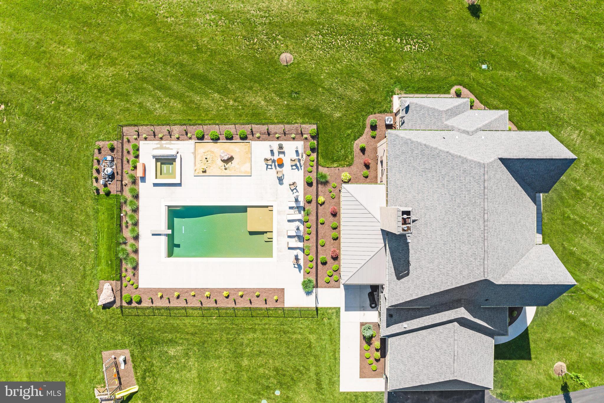 LEE'S CROSSING - Residential