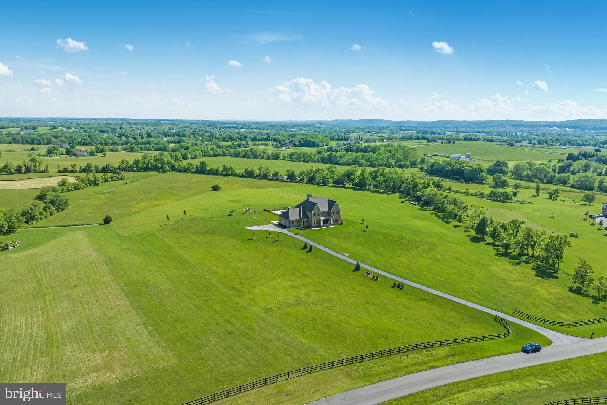 LEE'S CROSSING - Residential