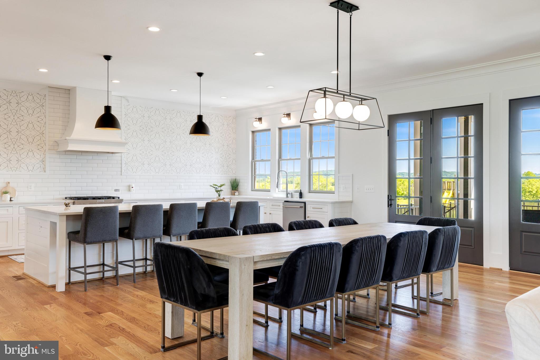 LEE'S CROSSING - Residential