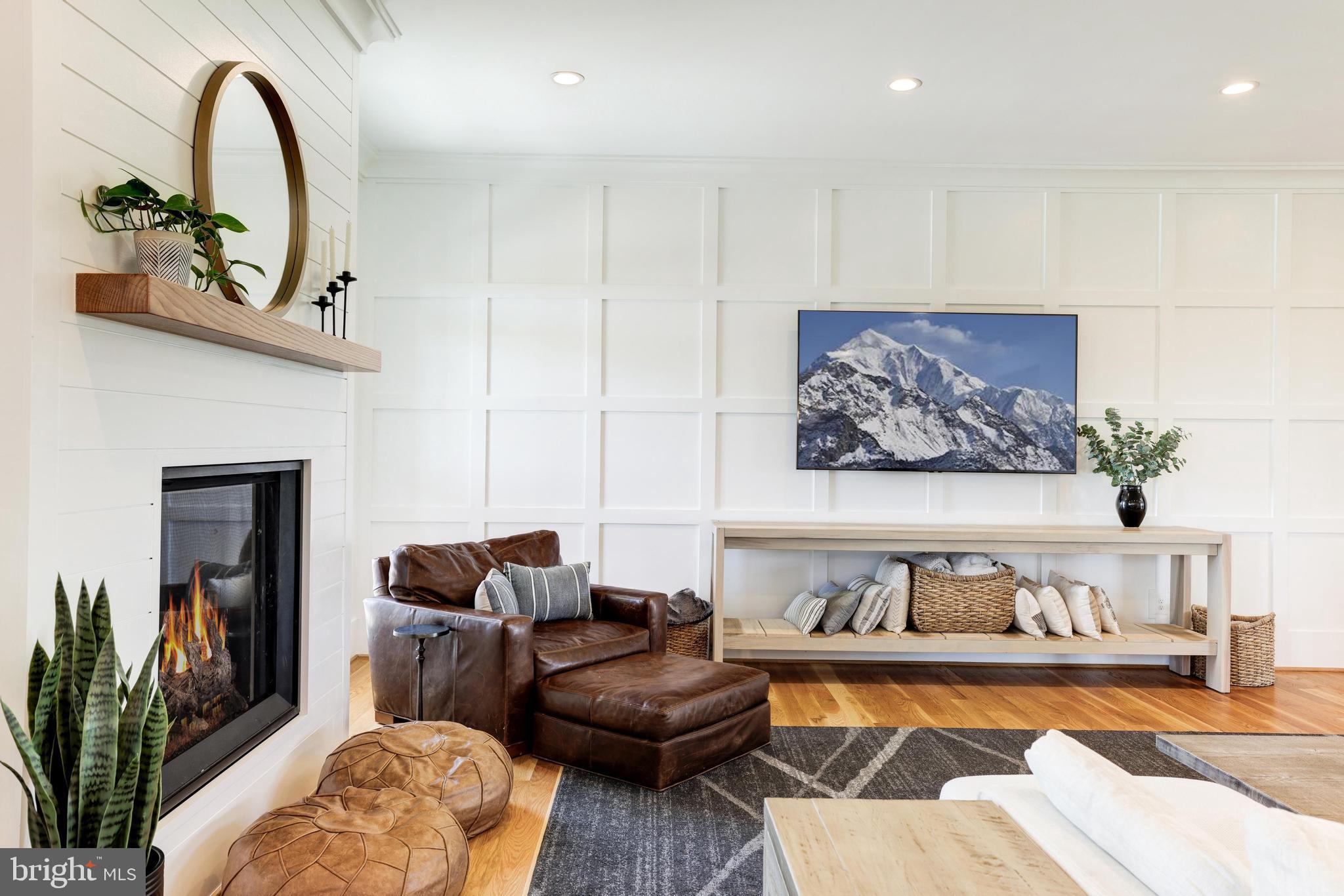 LEE'S CROSSING - Residential