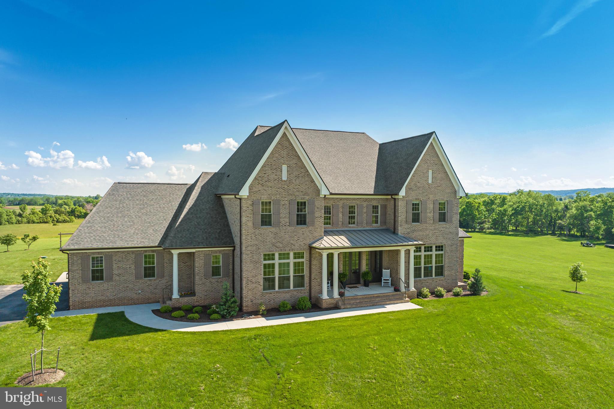 LEE'S CROSSING - Residential