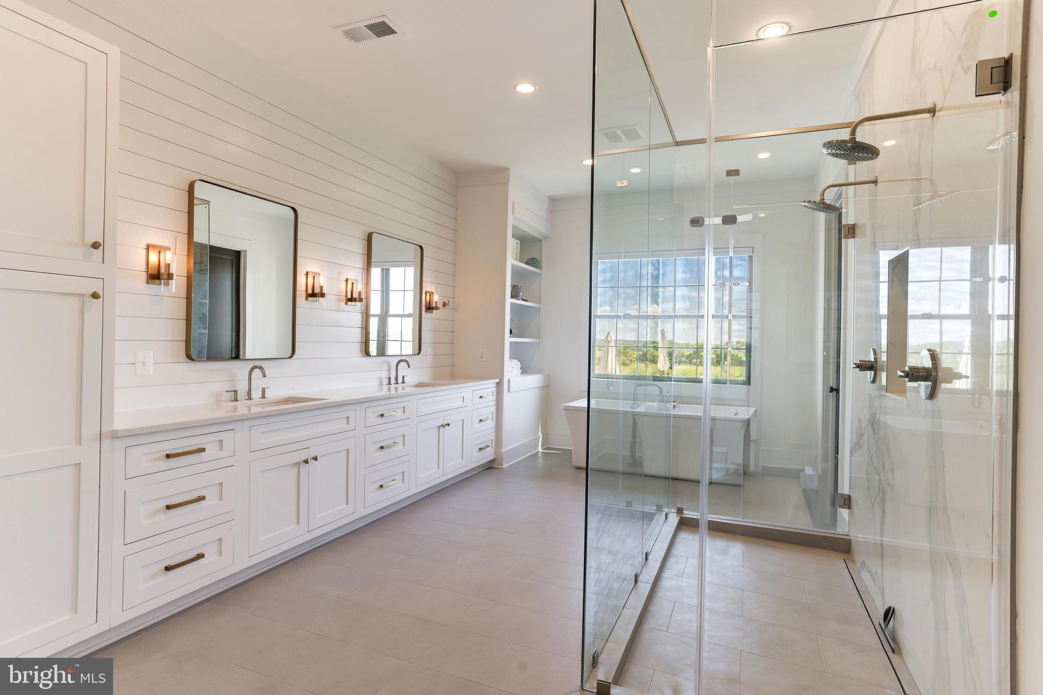 LEE'S CROSSING - Residential