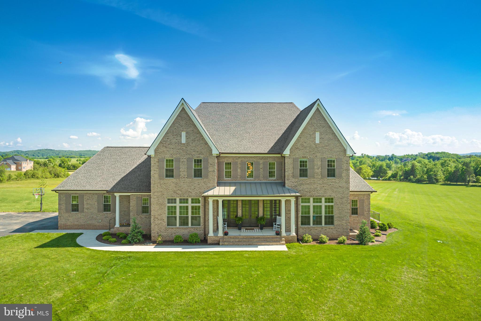 LEE'S CROSSING - Residential