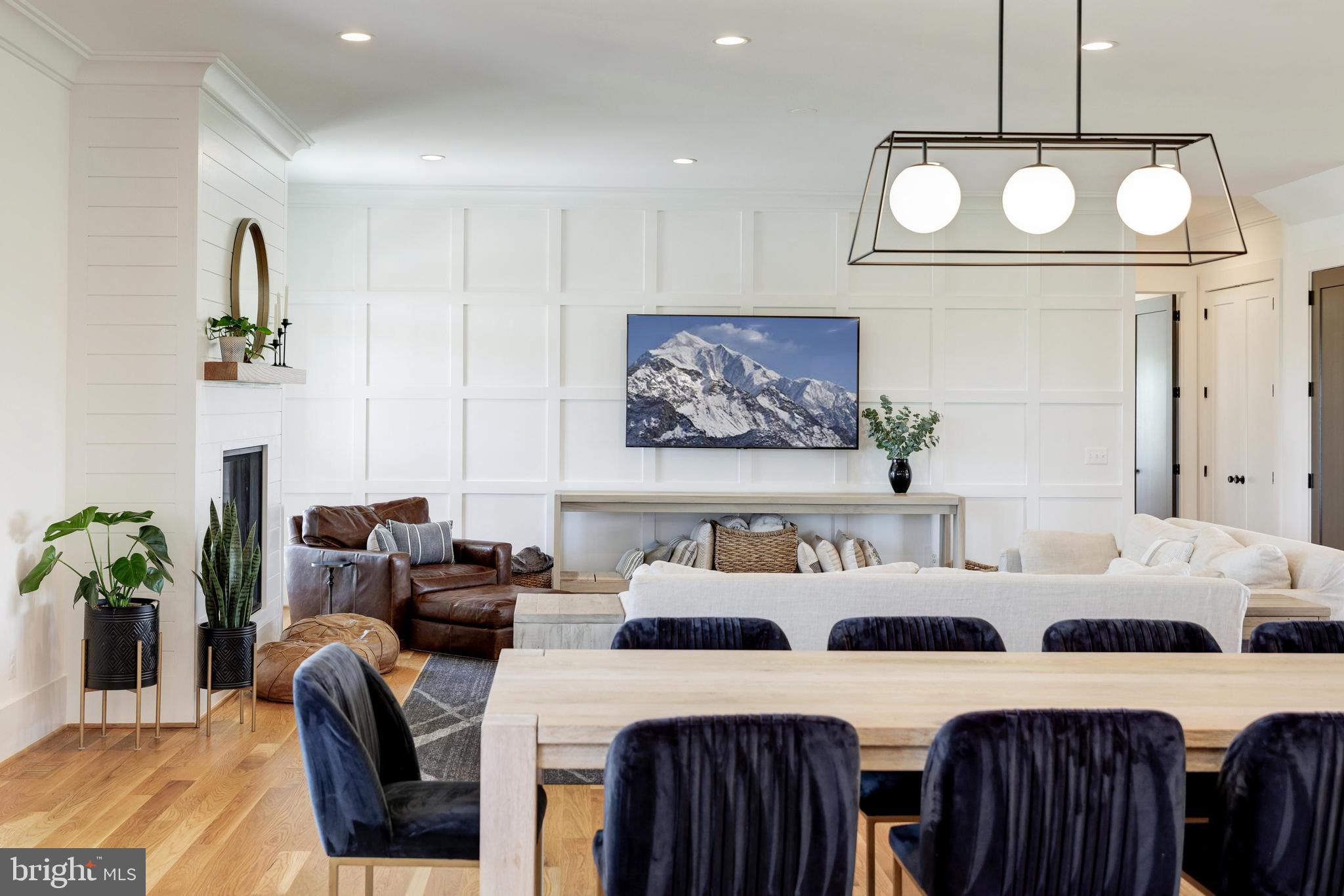 LEE'S CROSSING - Residential