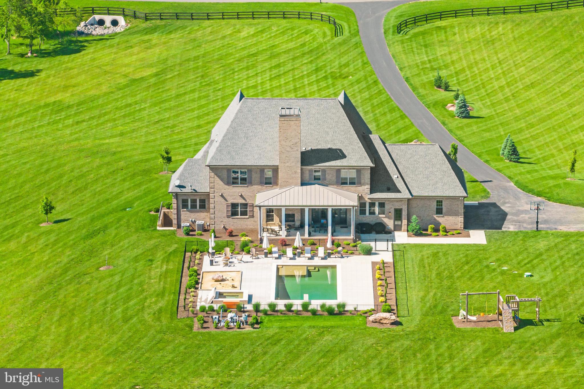 LEE'S CROSSING - Residential