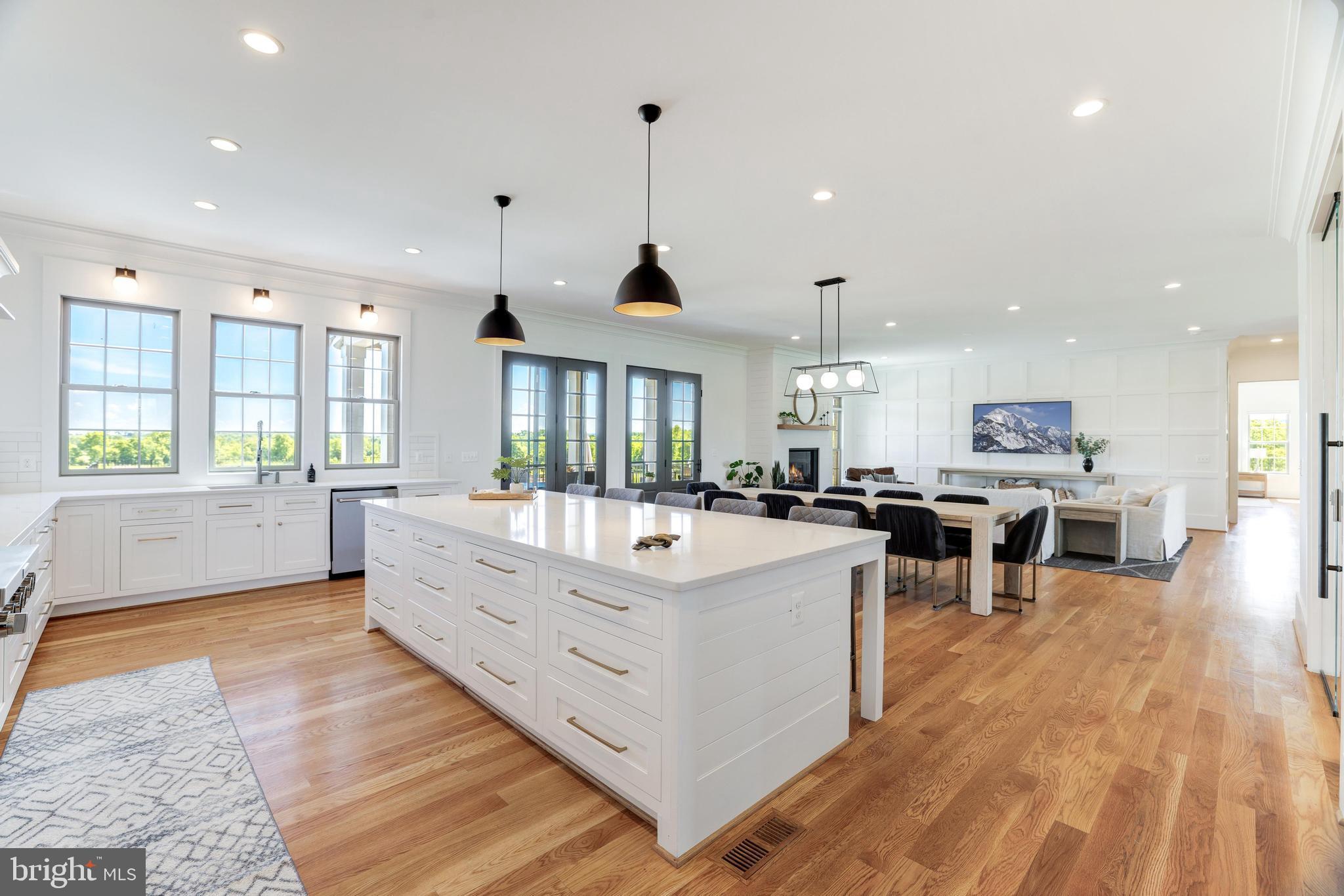 LEE'S CROSSING - Residential