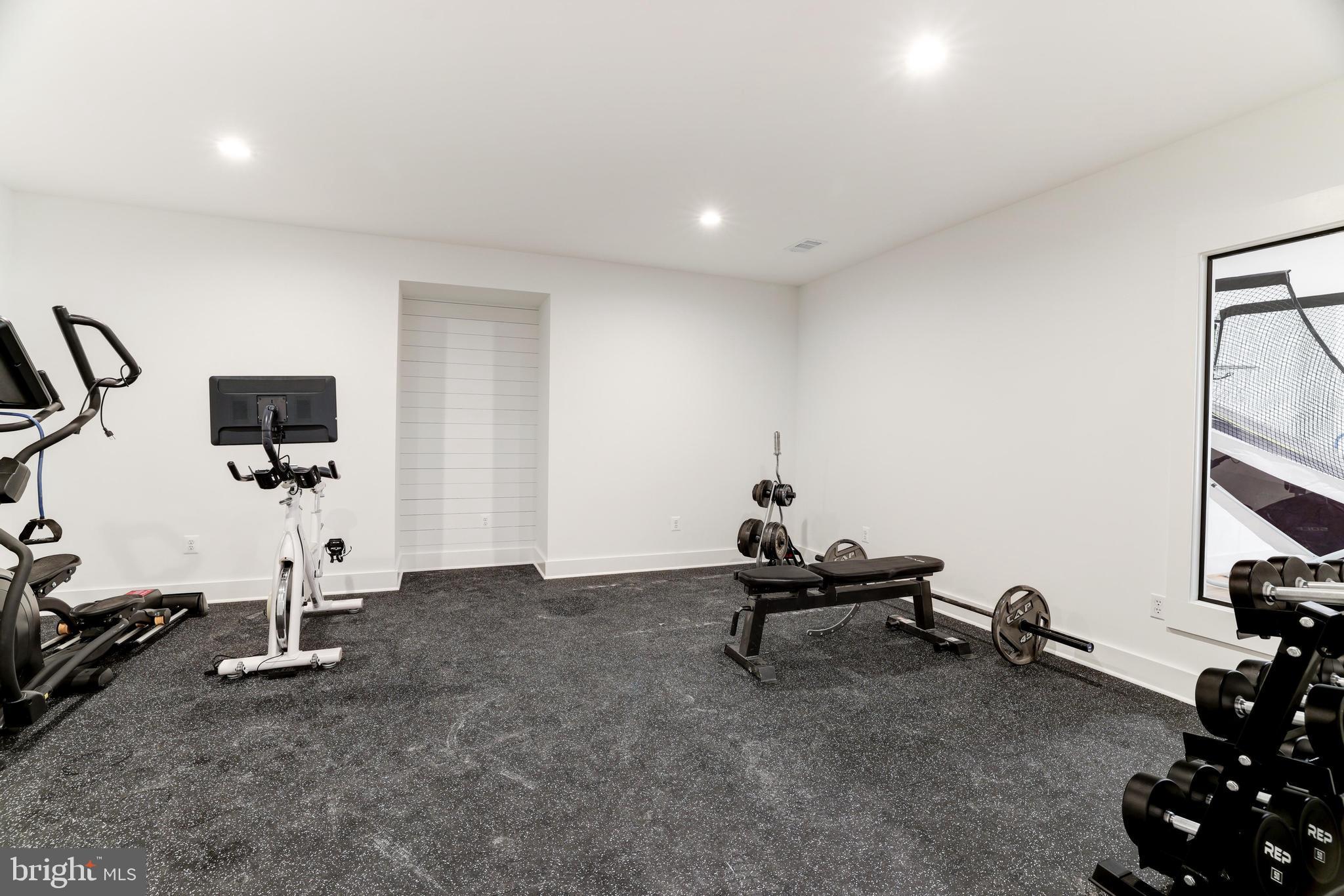 LEE'S CROSSING - Residential