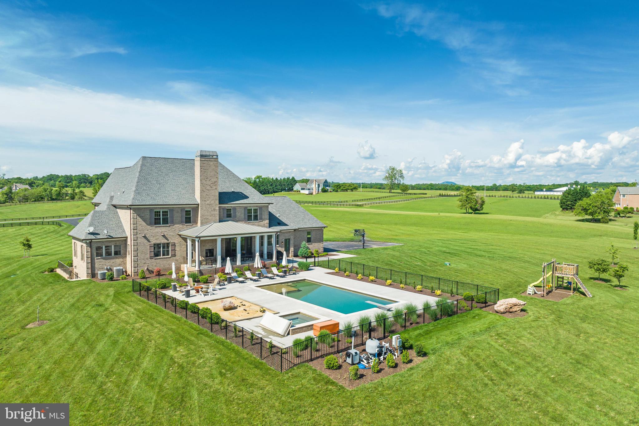 LEE'S CROSSING - Residential