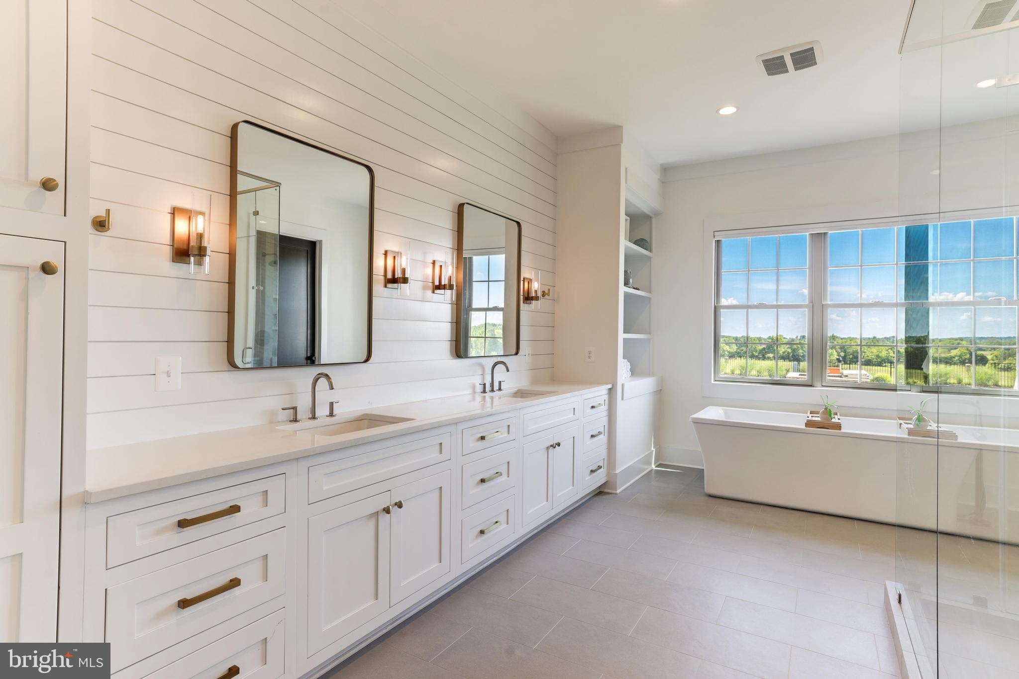 LEE'S CROSSING - Residential