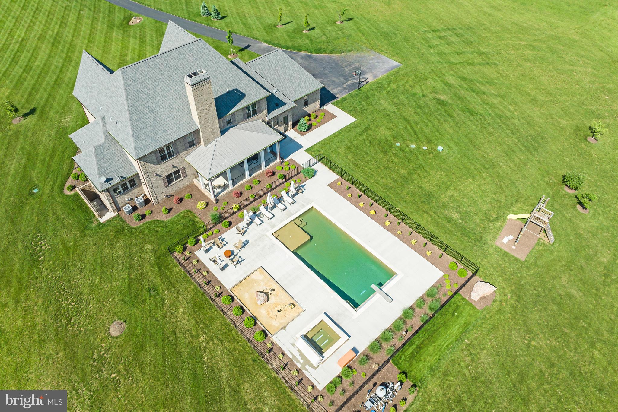 LEE'S CROSSING - Residential