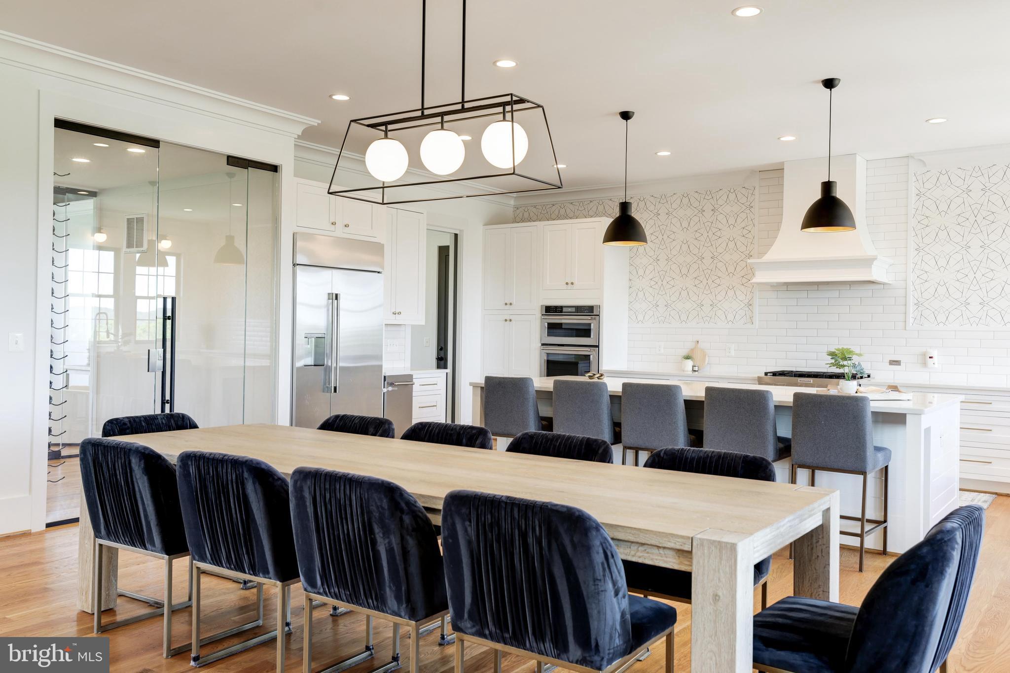 LEE'S CROSSING - Residential