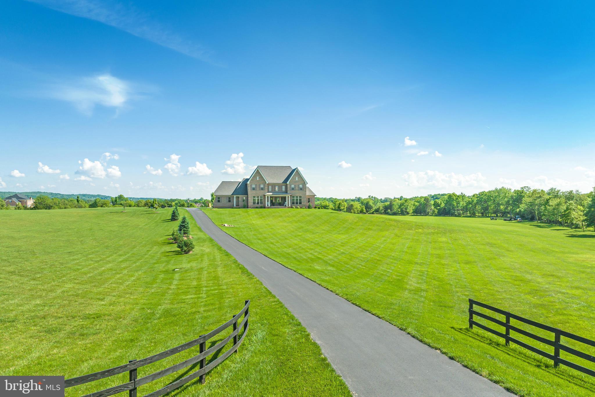 LEE'S CROSSING - Residential