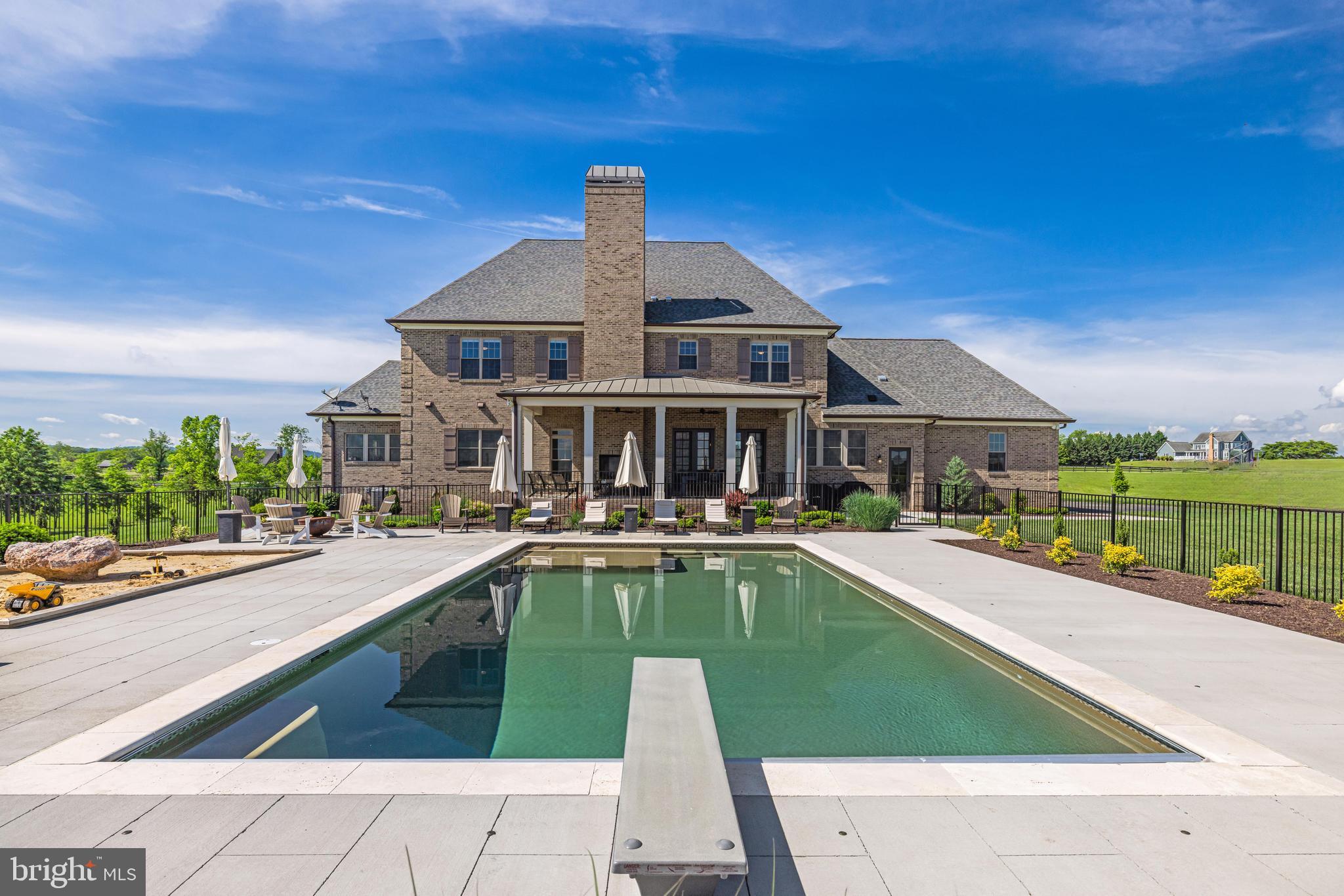 LEE'S CROSSING - Residential